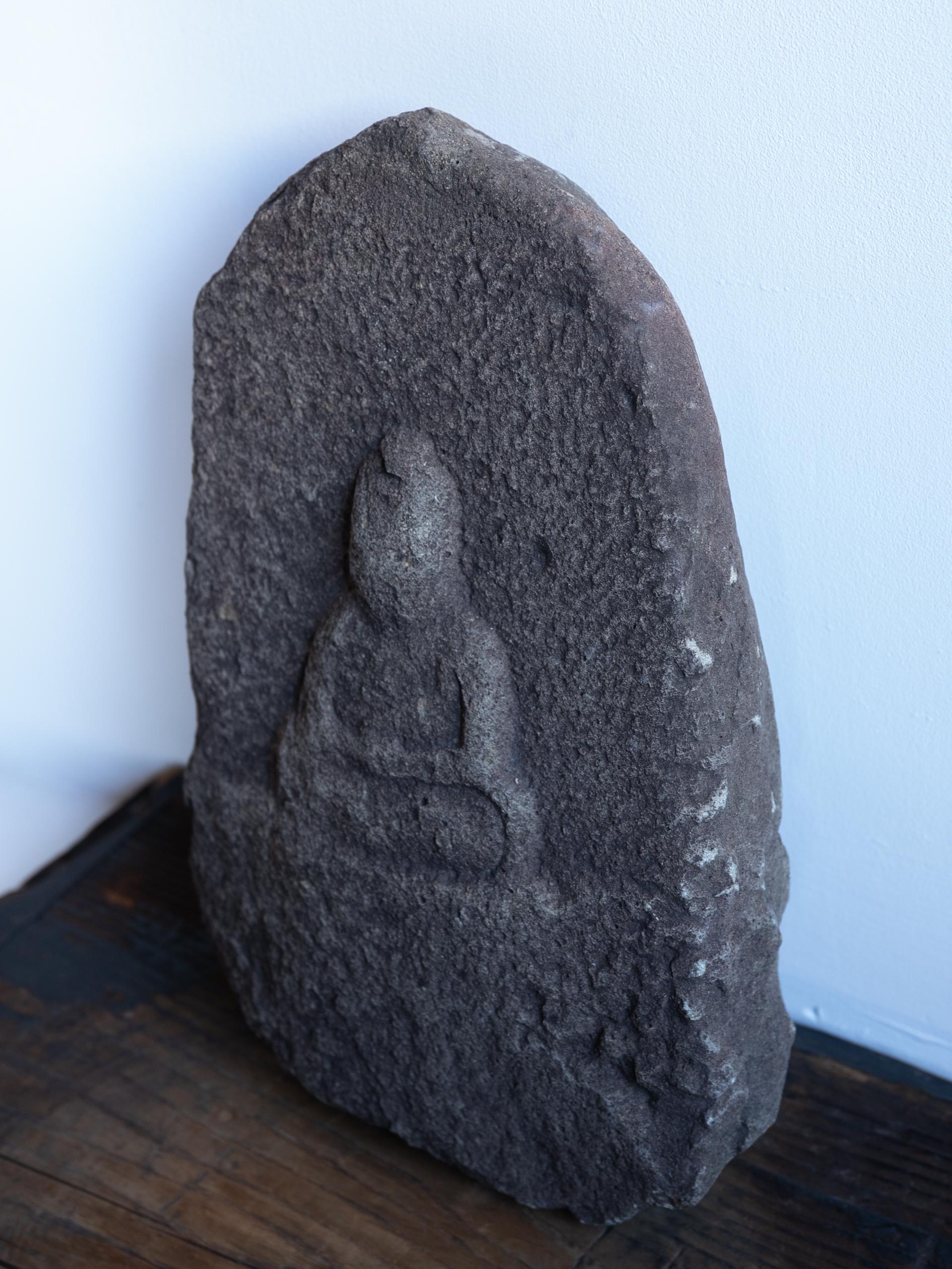 Buda de piedra del periodo Edo/1600/Estatua de Buda japonesa antigua/Ornamento de jardín siglo XVII en venta