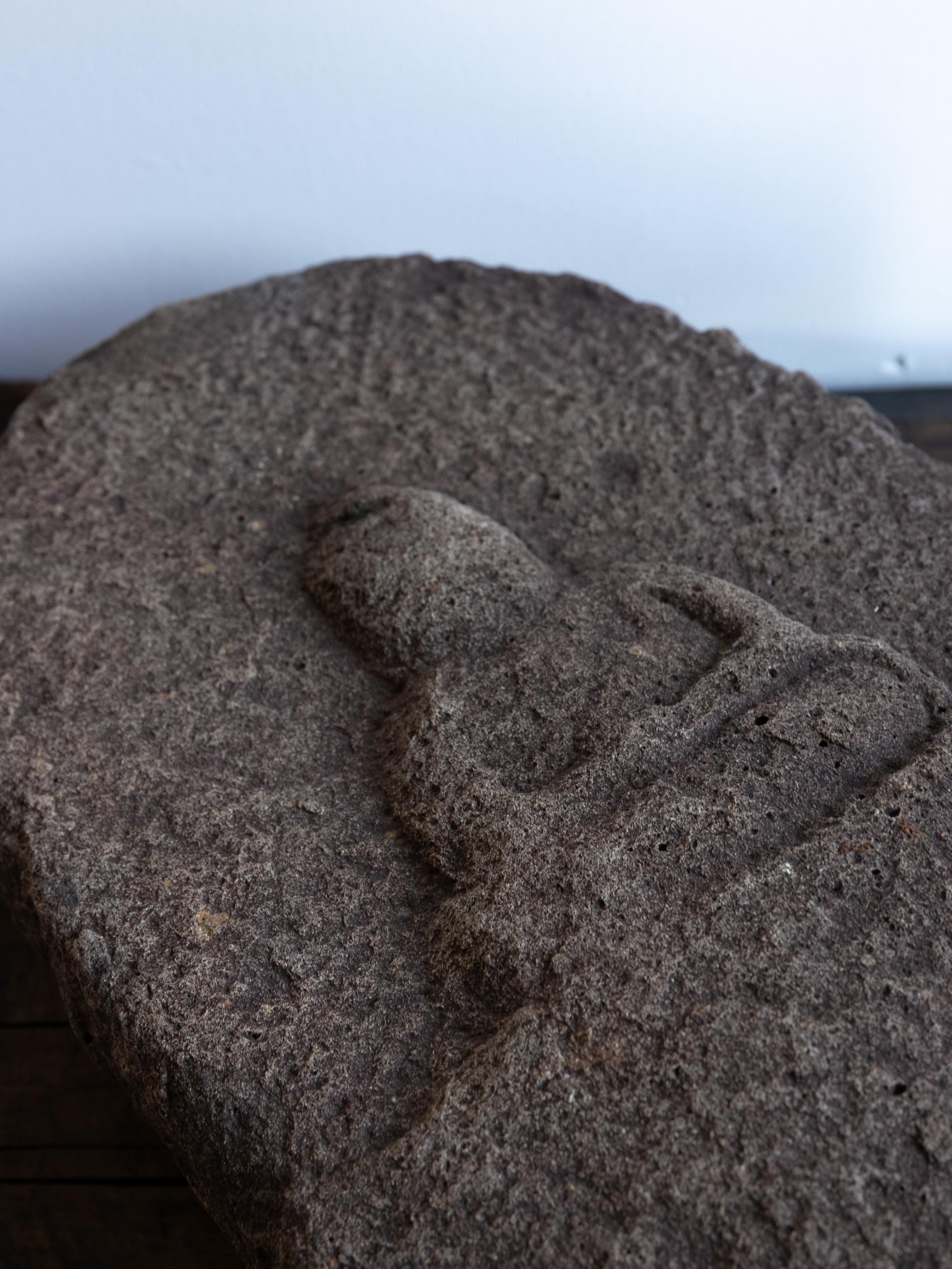 Buda de piedra del periodo Edo/1600/Estatua de Buda japonesa antigua/Ornamento de jardín en venta 1