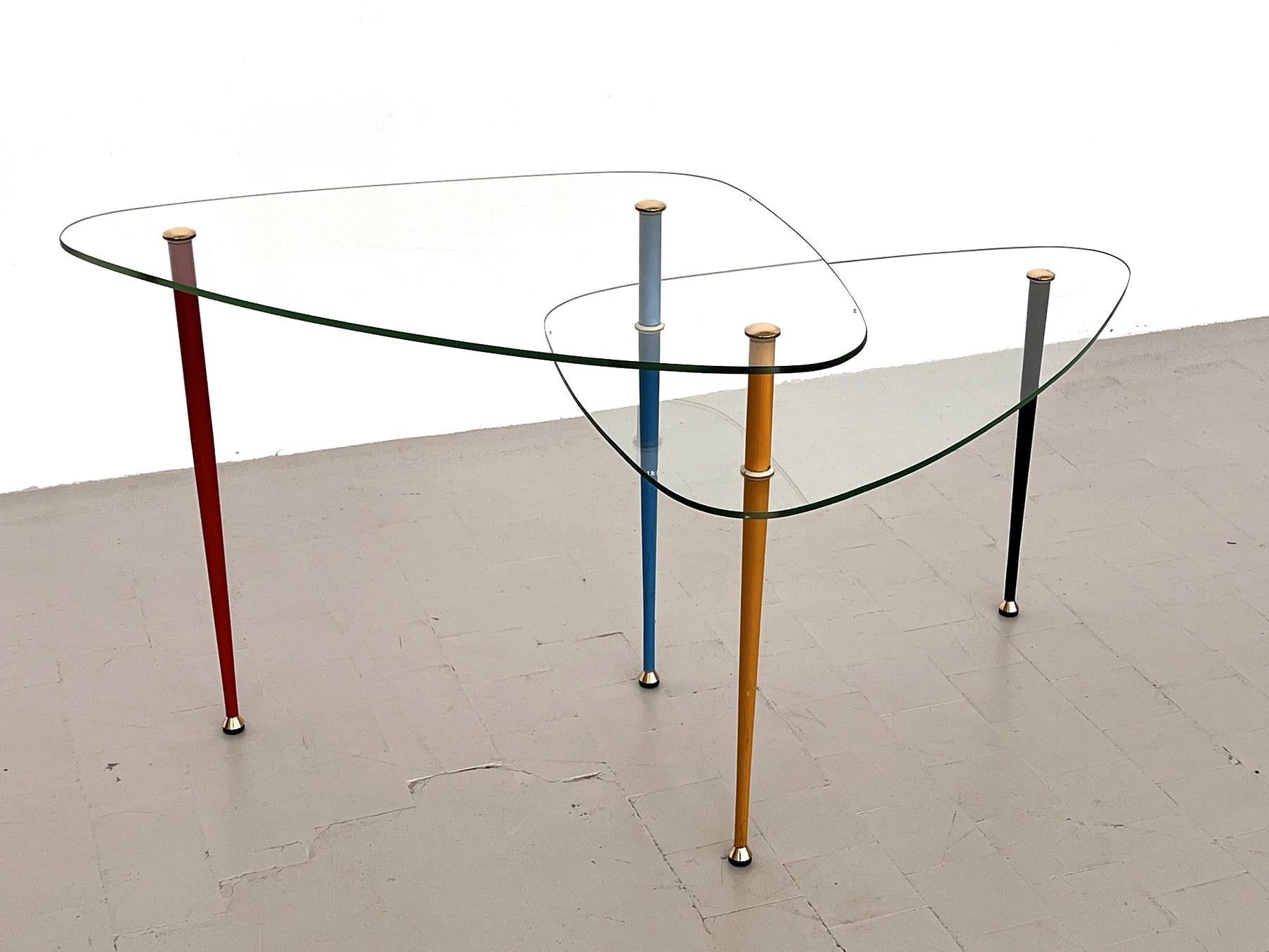 Edoardo Paoli Italian Side Table 'Arlecchino' for Vitrex, 1950s

Coffee table or sofa table in kidney shape, Model 