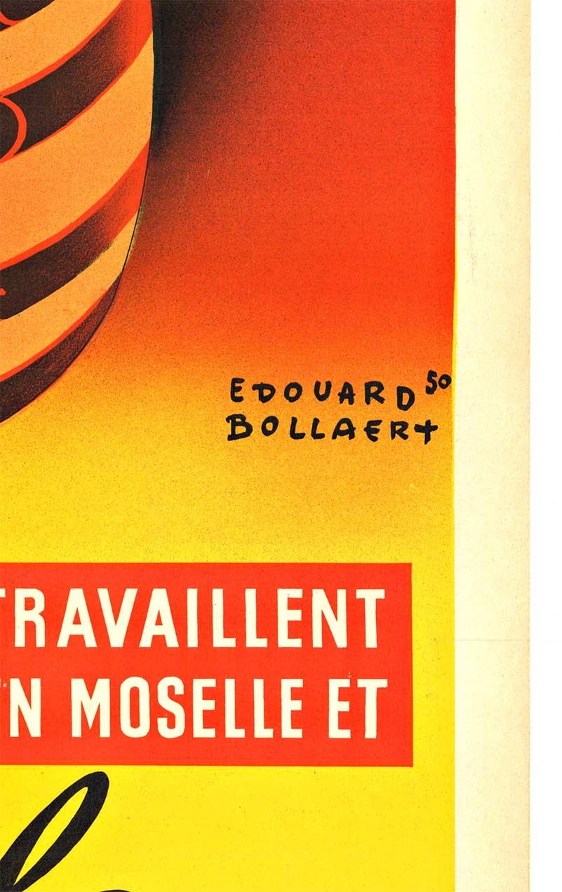 Origiinal Biere Mosellane (Todo el mundo bebe cerveza Mosellane) cartel francés vintage - Print Naranja de Edouard Bollaert