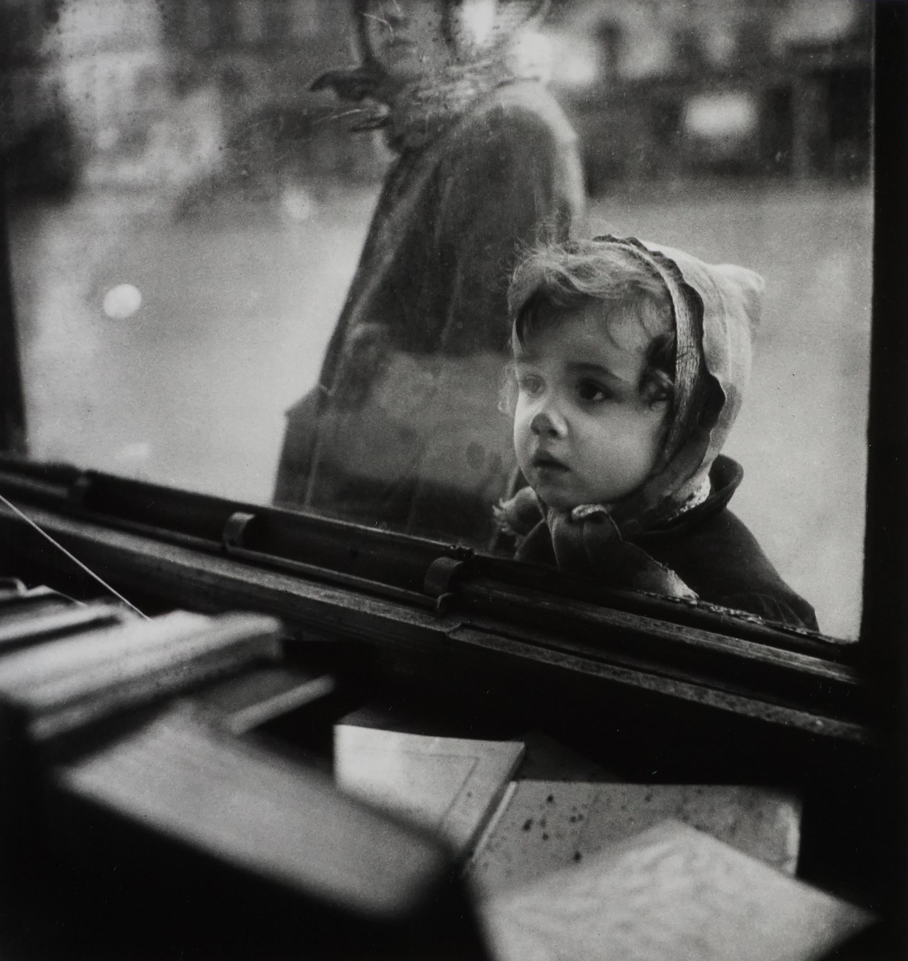 Edouard Boubat Black and White Photograph - Paris, 1948