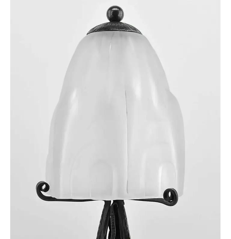 Lámpara de mesa Art Déco francesa Degue, 1920 Escarchado en venta