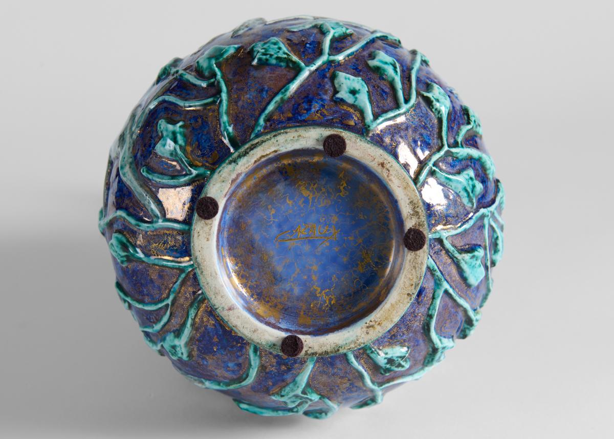 Milieu du XXe siècle Edouard Cazaux, vase Art déco en porcelaine émaillée anciennement, France, années 1930 en vente