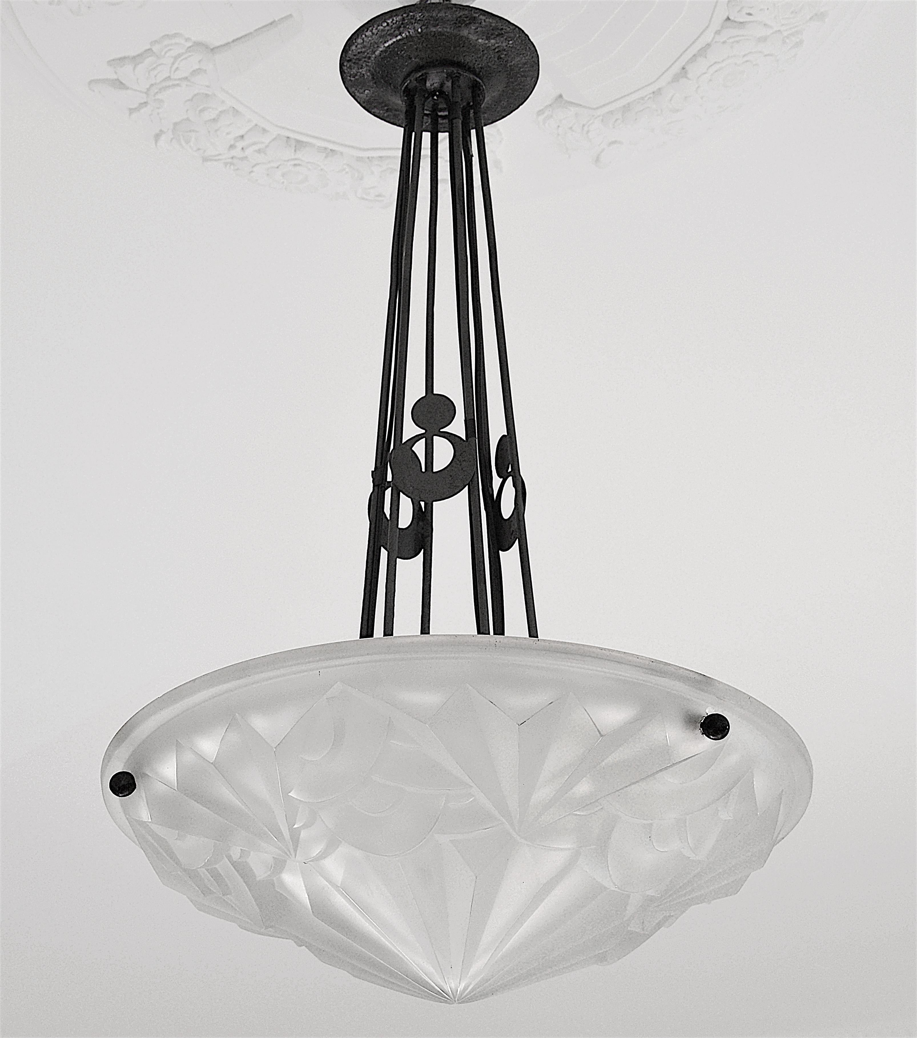 Early 20th Century Edouard Cazaux for Degue Wide French Art Deco Pendant Chandelier, 1928-1930