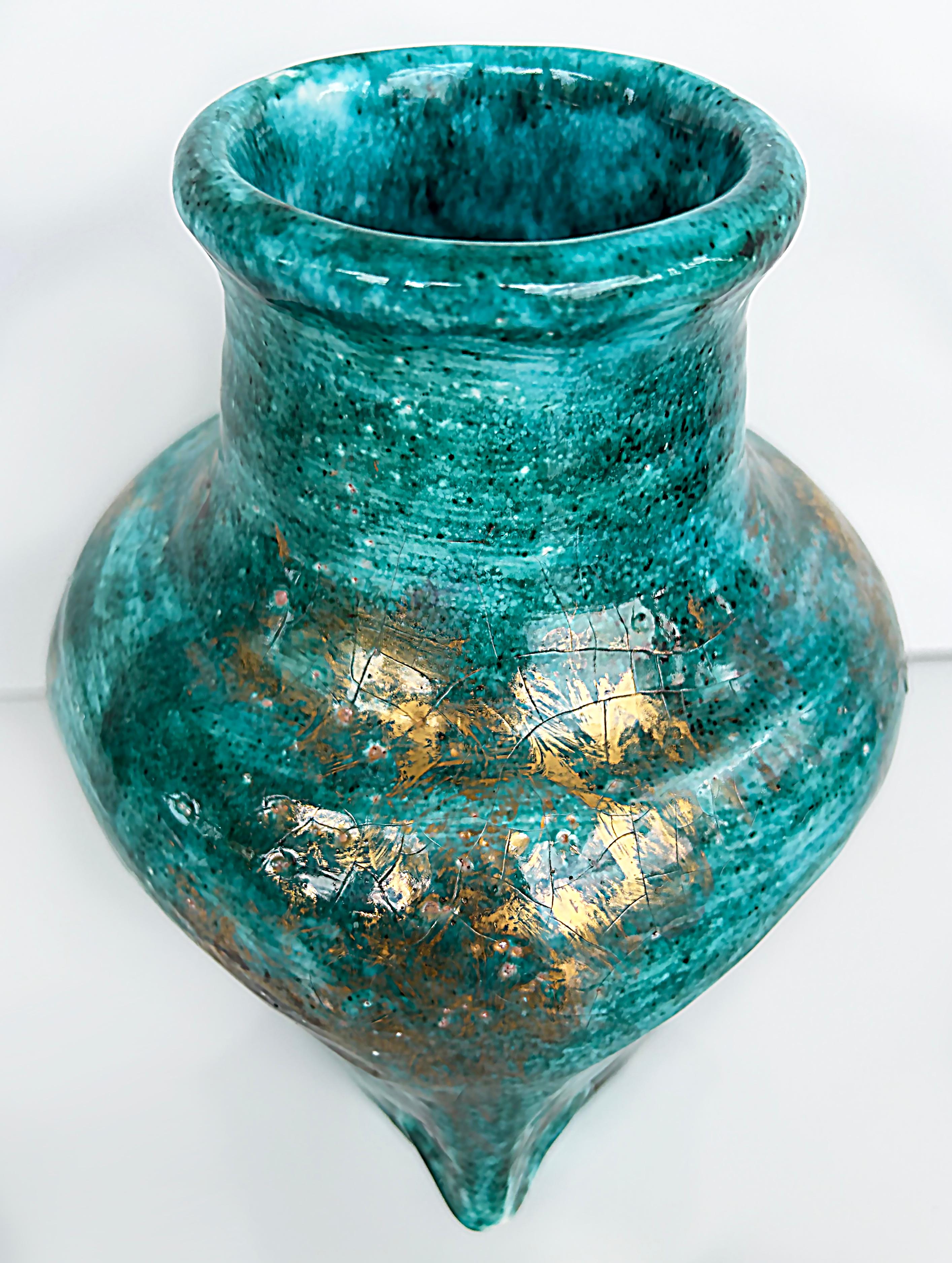 Fait main Edouard Cazaux Vase en céramique français du milieu du siècle dernier avec visages en vente