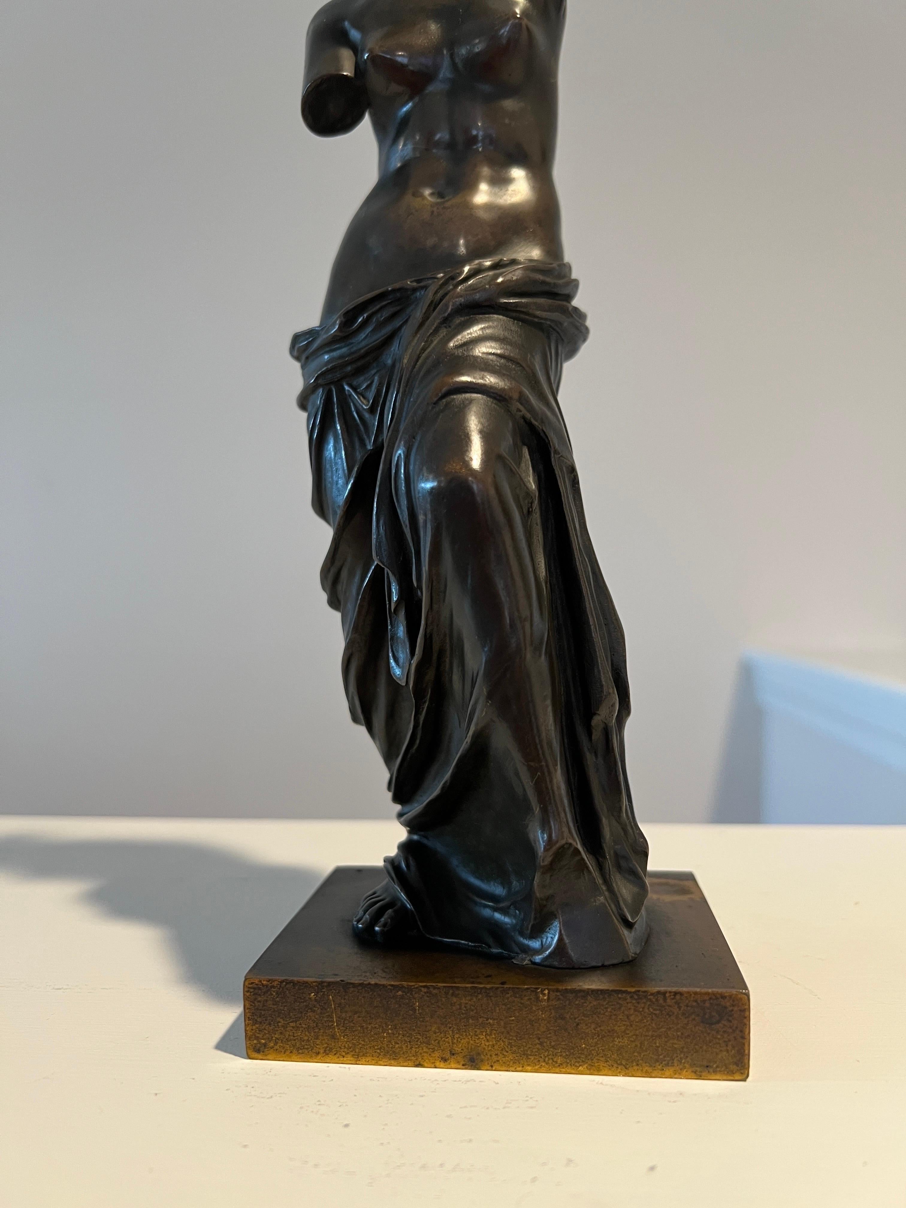 Edouard Henri Delesalle Bronze Venus De Milo Grand Tour Bronze Sculpture  For Sale 5
