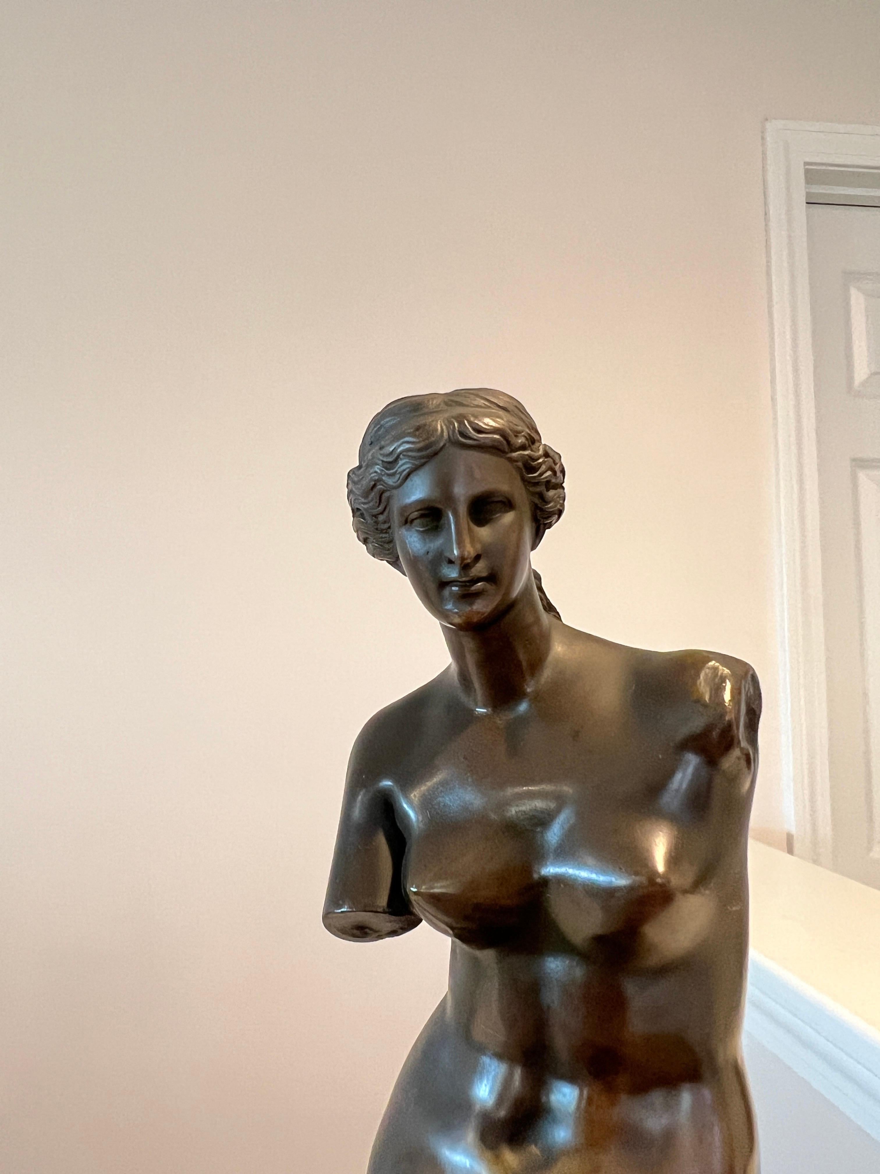 Edouard Henri Delesalle Bronze Venus De Milo Grand Tour Bronze Sculpture  For Sale 3