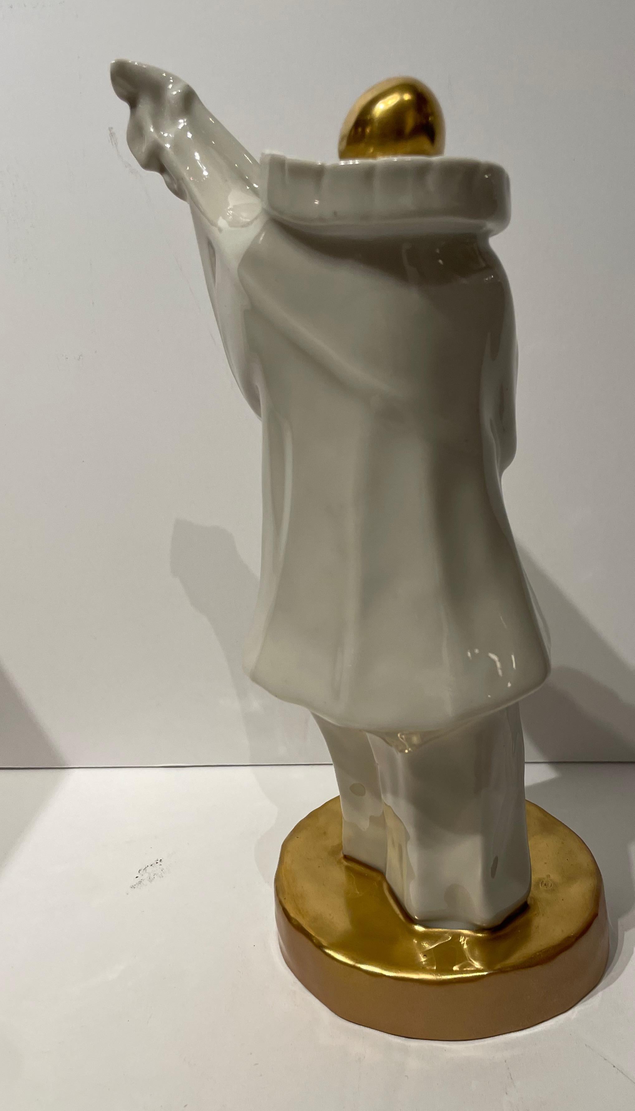 Français Statue de guitariste musicien en porcelaine de Edouard Marcel Sandoz en vente