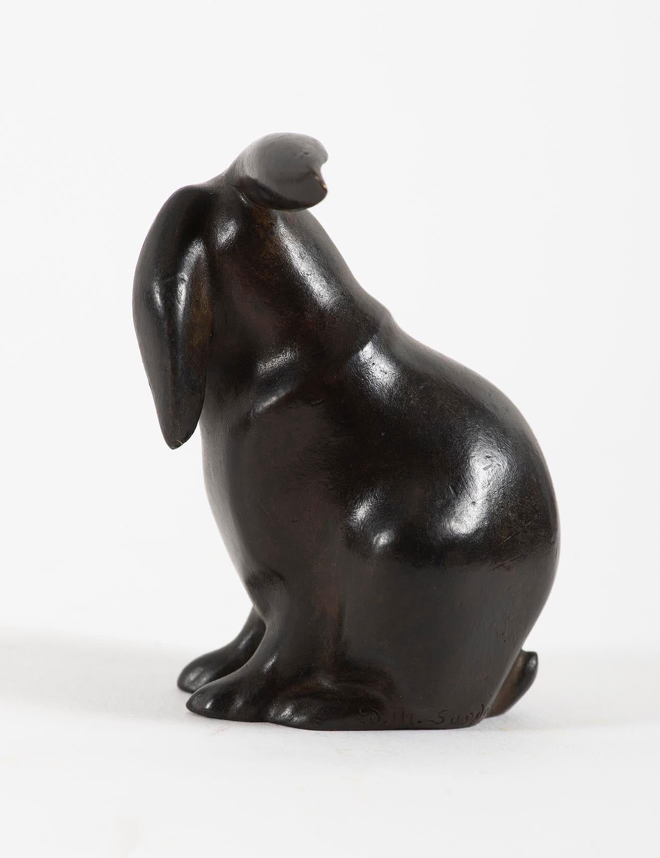 Lapin assis, tête tournée, circa 1919-1921
Fondry Susse, Ed. 3/5 pcs
circa 1919-1921
Rare bronze proof with a brown patina
8.5 x 5.5 x 6.5 cm
Certificate of authenticity issued by the Fondation Edouard et Maurice Sandoz.
Signed on the back :