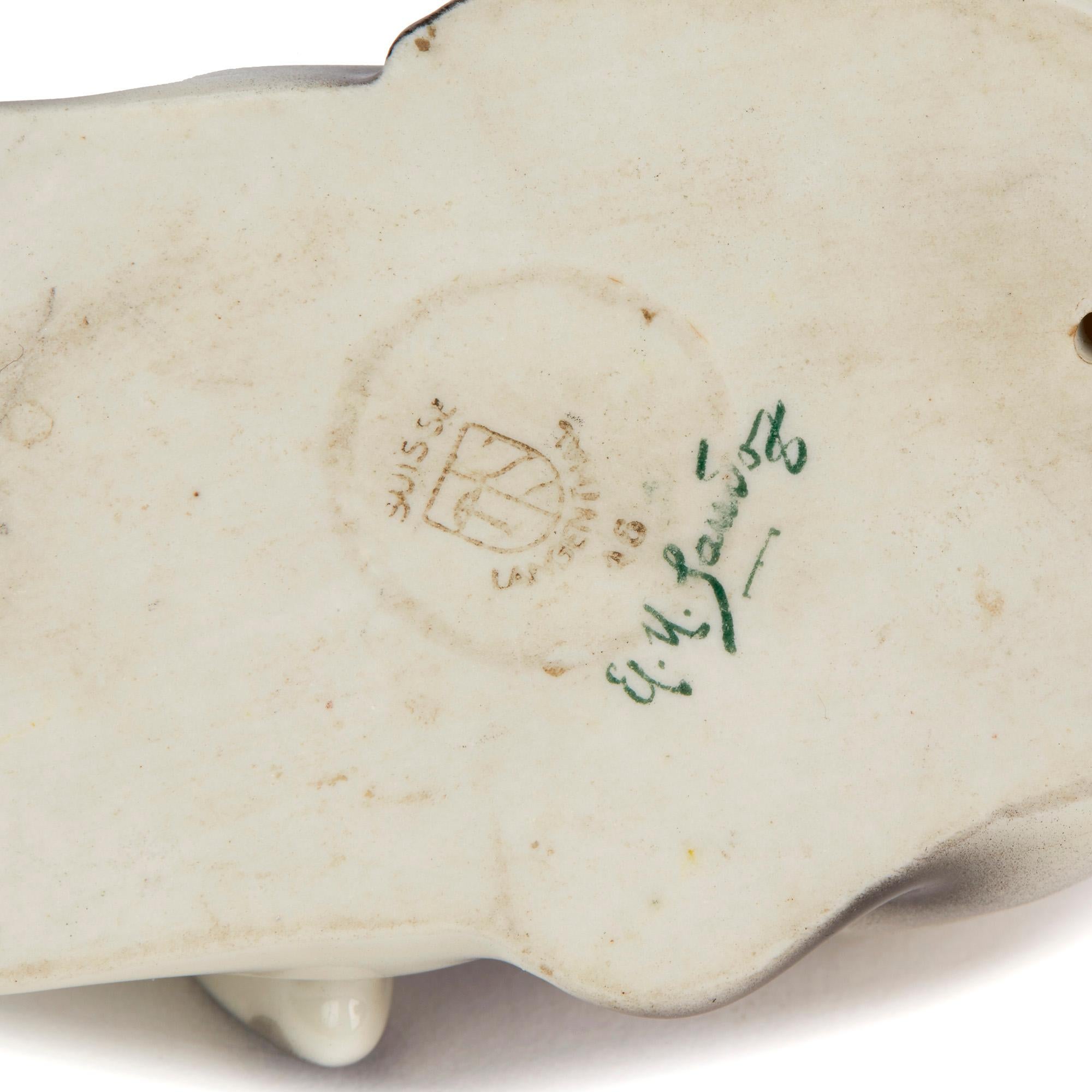 Edouard Marcel Sandoz Schweizer Langenthaler Porzellan Liegende Hasenfigur:: 1948 (Glasiert) im Angebot