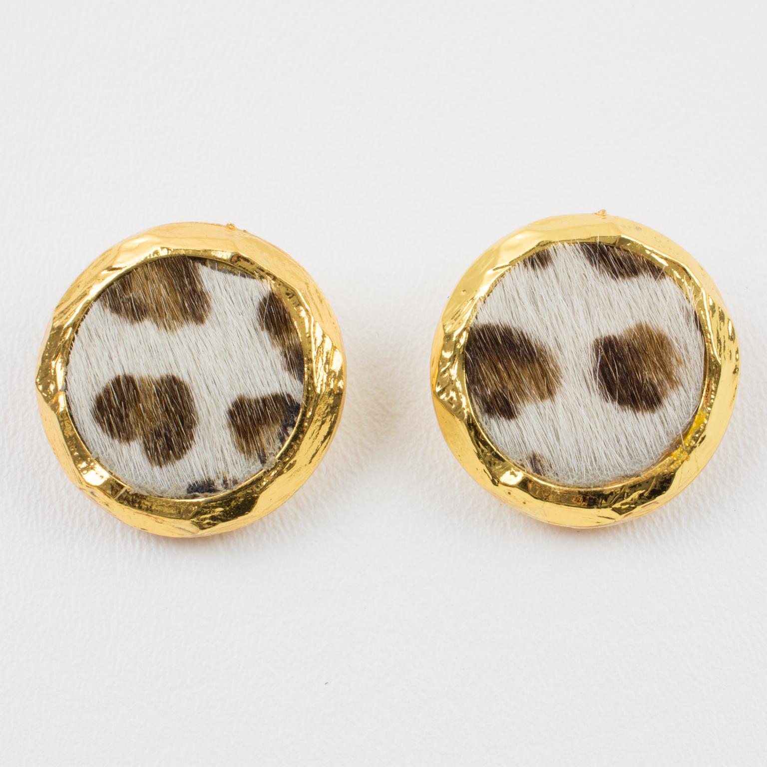 Moderne Boucles d'oreilles à clip édouard Rambaud en fausse fourrure léopard