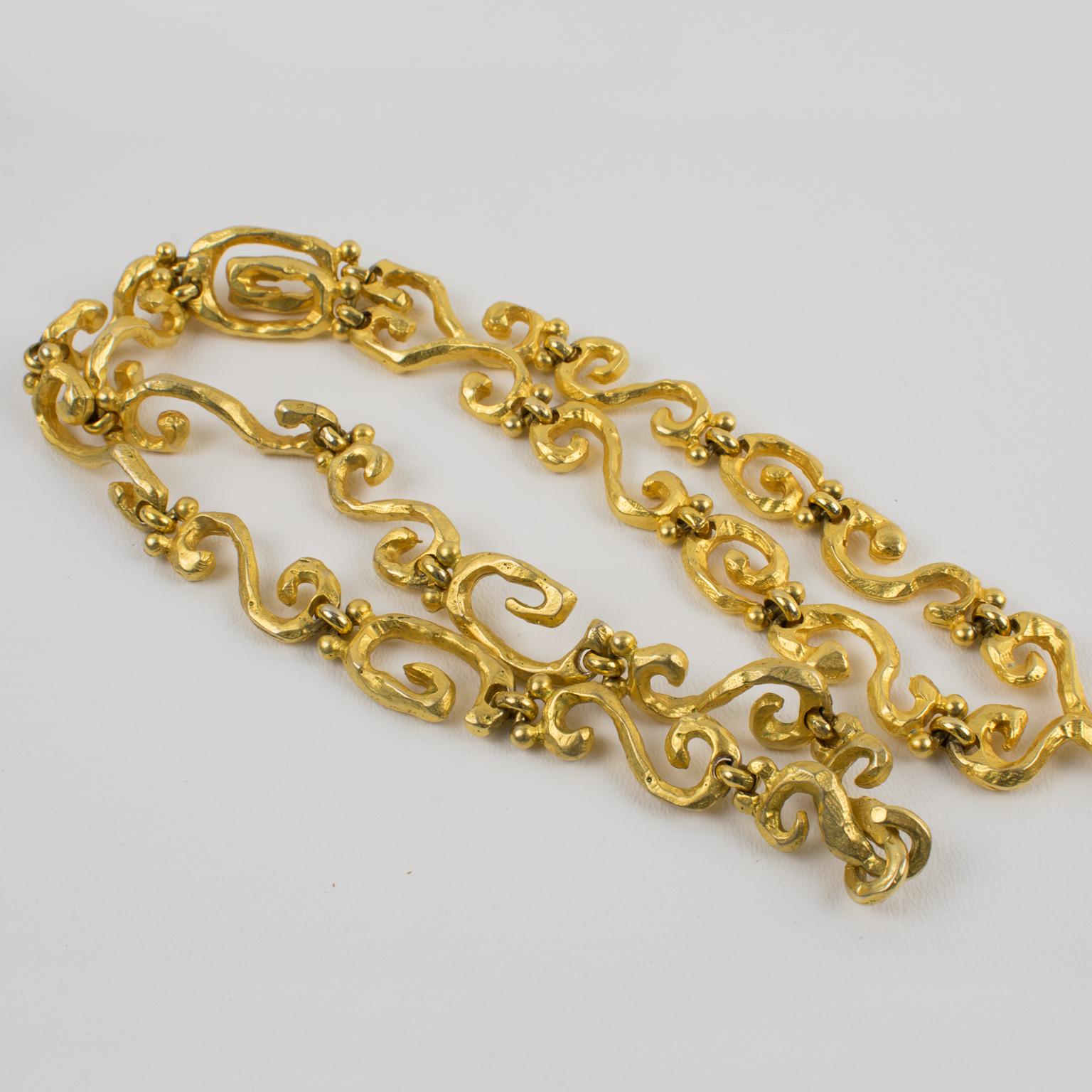 Edouard Rambaud Paris Extra lange Halskette mit vergoldetem Metallanhänger im Angebot 5