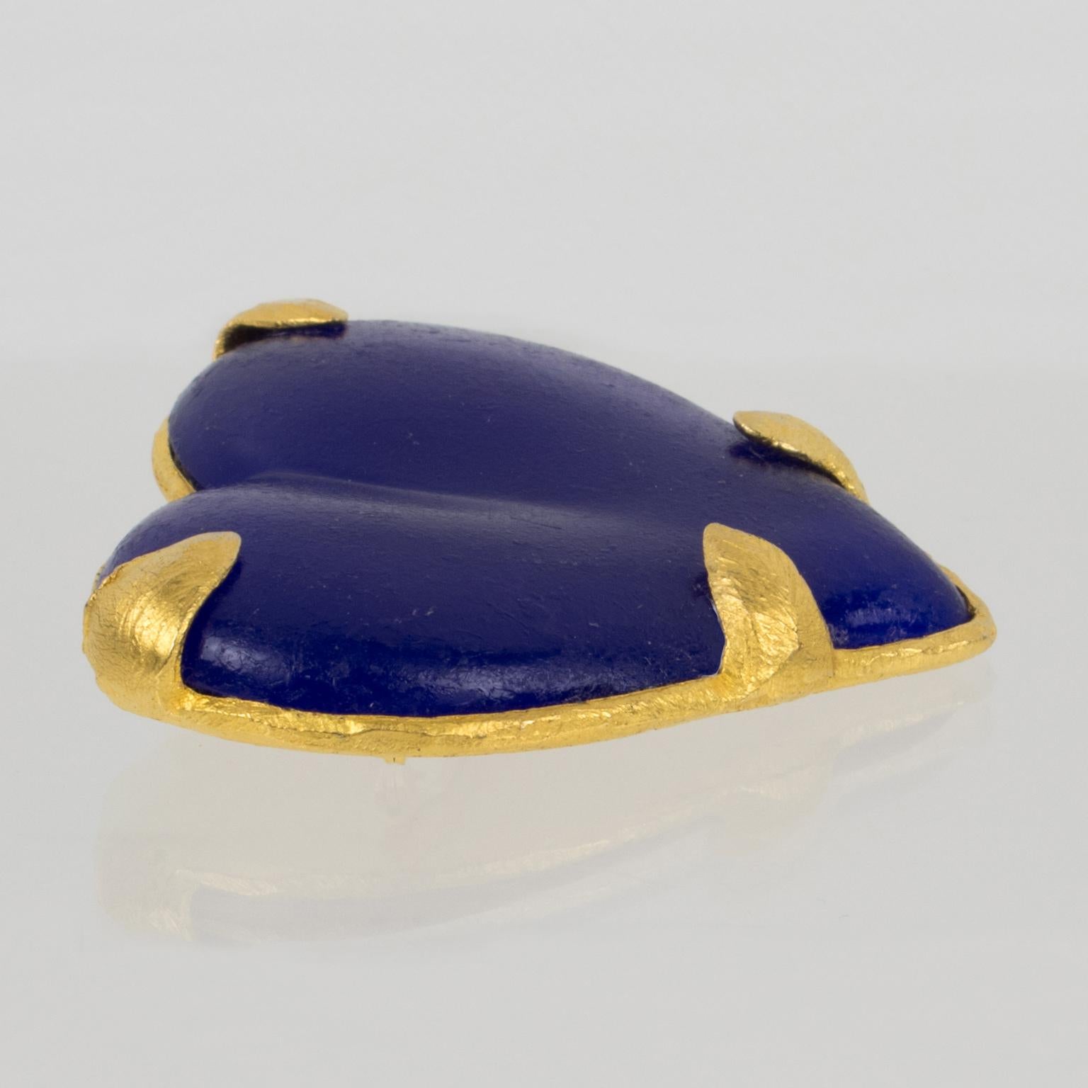 Edouard Rambaud Paris Gilt Metal and Cobalt Blue Resin Heart Pin Brooch For Sale 1