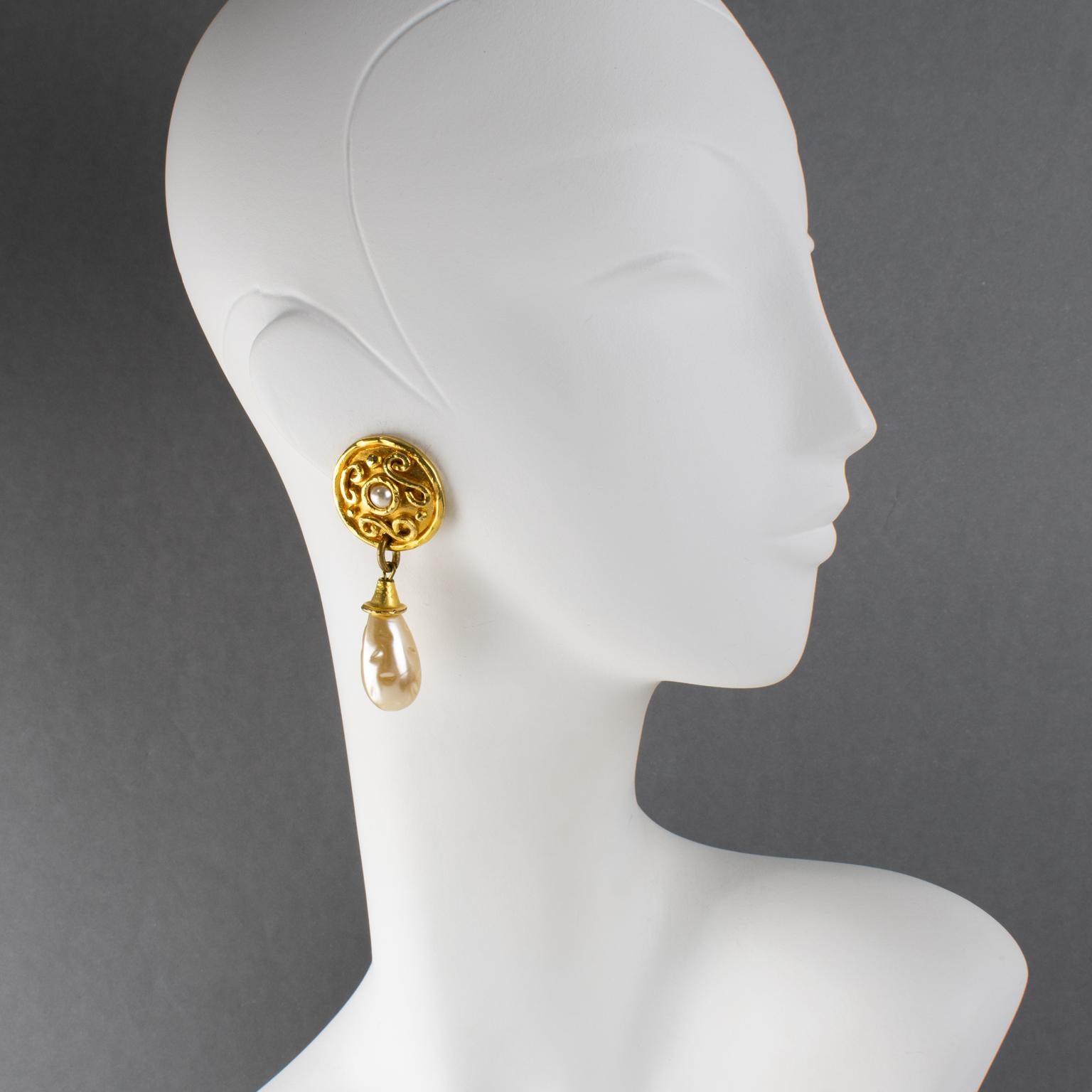 Orecchini a clip con perle bizantine in stile Edouard Rambaud in vendita 3