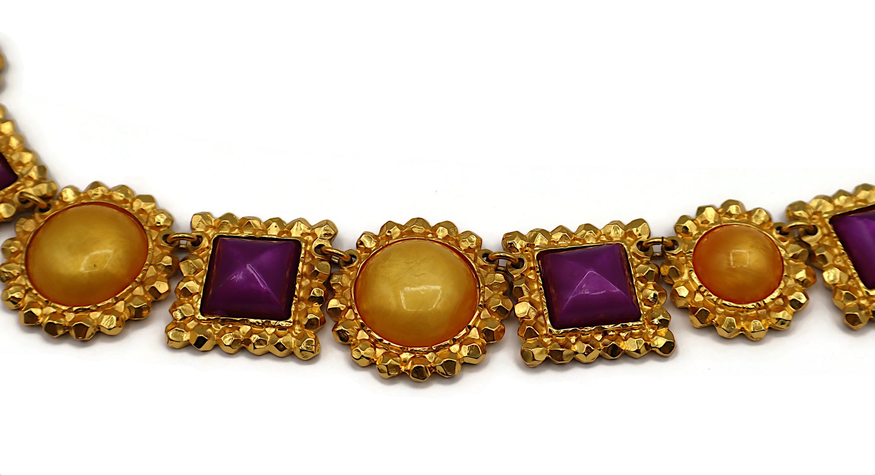 EDOUARD RAMBAUD Collana vintage con cabochon in resina e tonalità oro in vendita 3