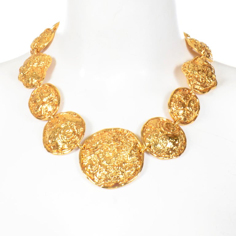 Edouard Rambaud Vintage Gold Tone Textured Statement Necklace & Earrings w Box In Excellent Condition For Sale In Portland, OR