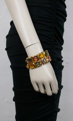 Edouard Rambaud Pulsera brazalete articulada vintage con cabujones de resina dorada