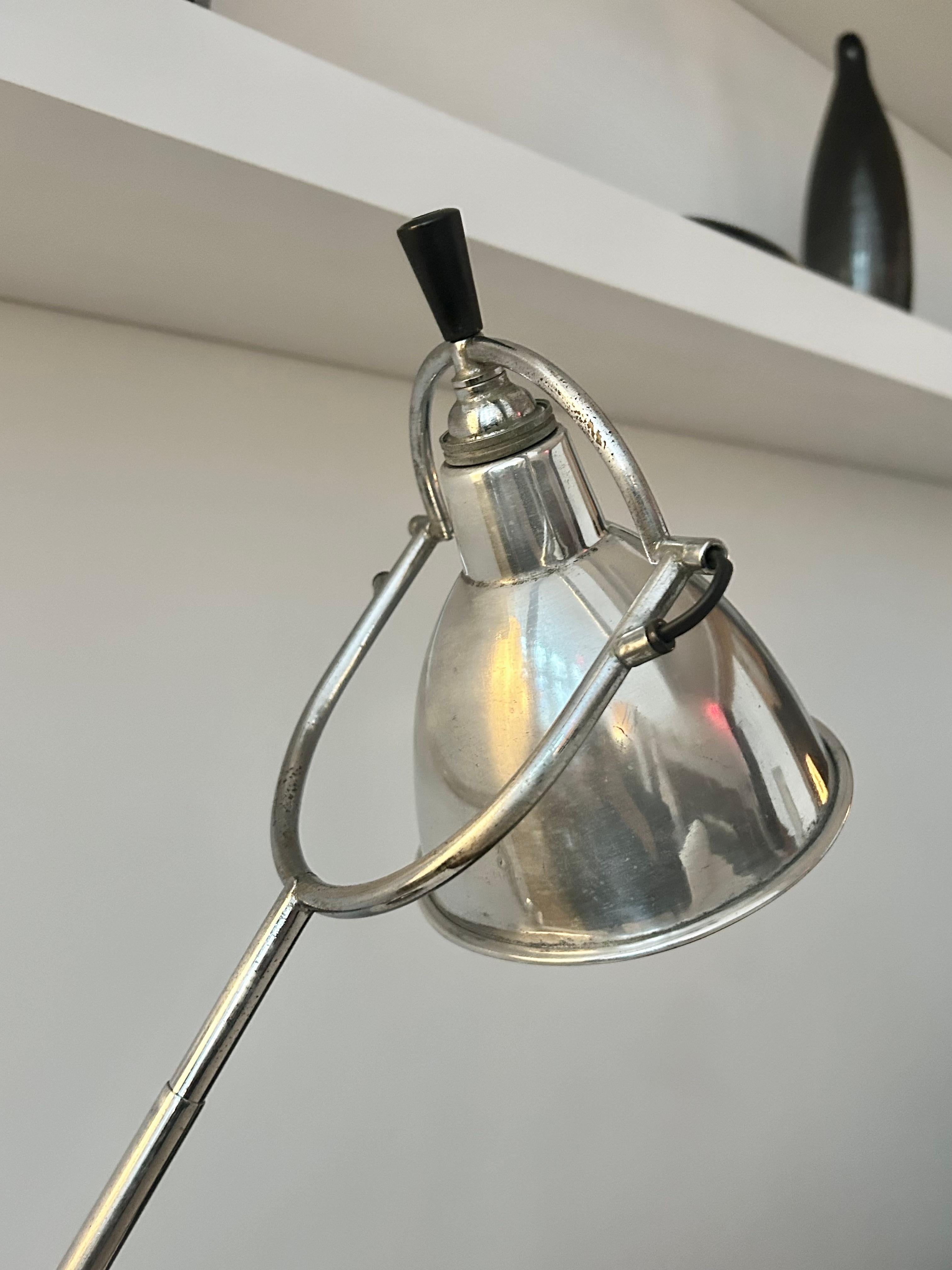 Français Lampe de table articulée Édouard-Wilfred Bouquet, modèle EB 28, c. 1927 en vente