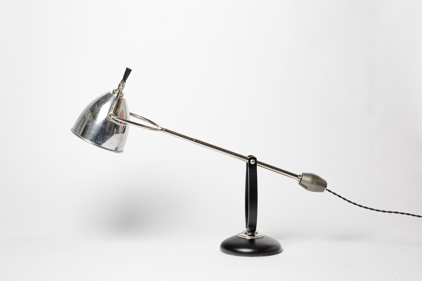 Edouard-Wilfrid Buquet, Tisch- oder Wandleuchte im Art-déco-Stil in Grau und Schwarz, 20. Jahrhundert (Art déco) im Angebot