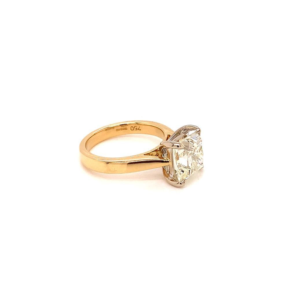 EDR Certified 3.65 Carat Solitaire Princess Cut Diamond Ring in 18K Yellow Gold In New Condition For Sale In London, GB