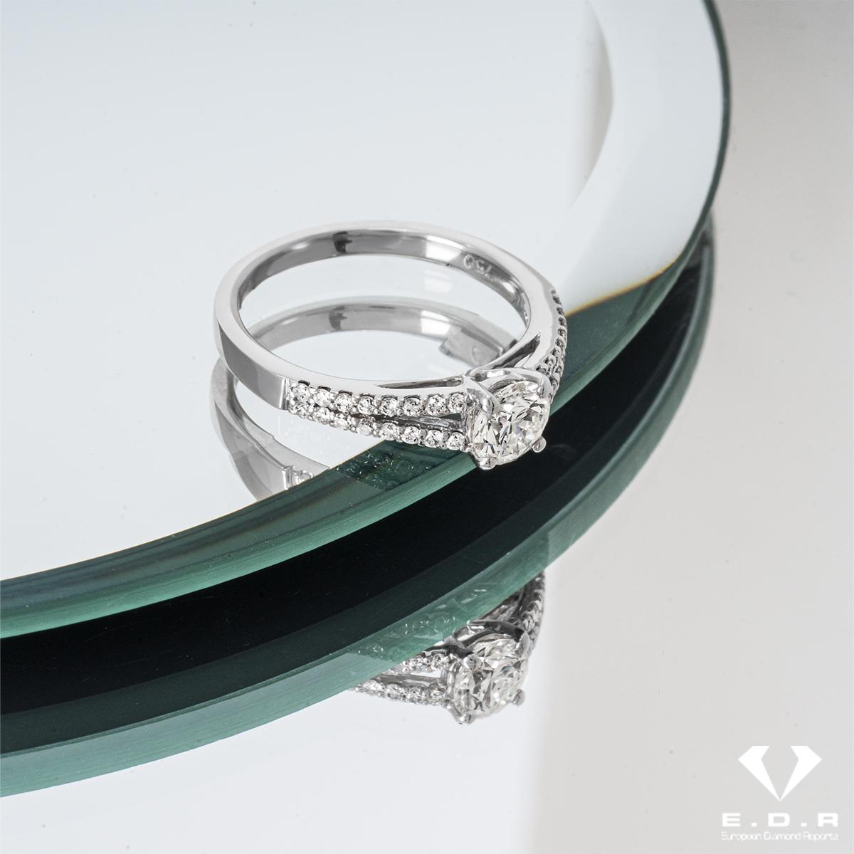 EDR-zertifizierter runder Diamant-Verlobungsring mit Brillantschliff 0,51 Karat H/VS1  im Angebot 2