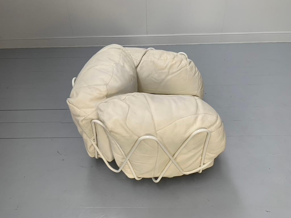 Sessel „Corbeille“ von Edra – aus elfenbeinfarbenem, weißem Leder im Angebot 5