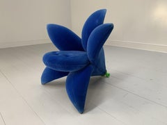 Edra Getsuen Lily Sessel - aus blauem Samt