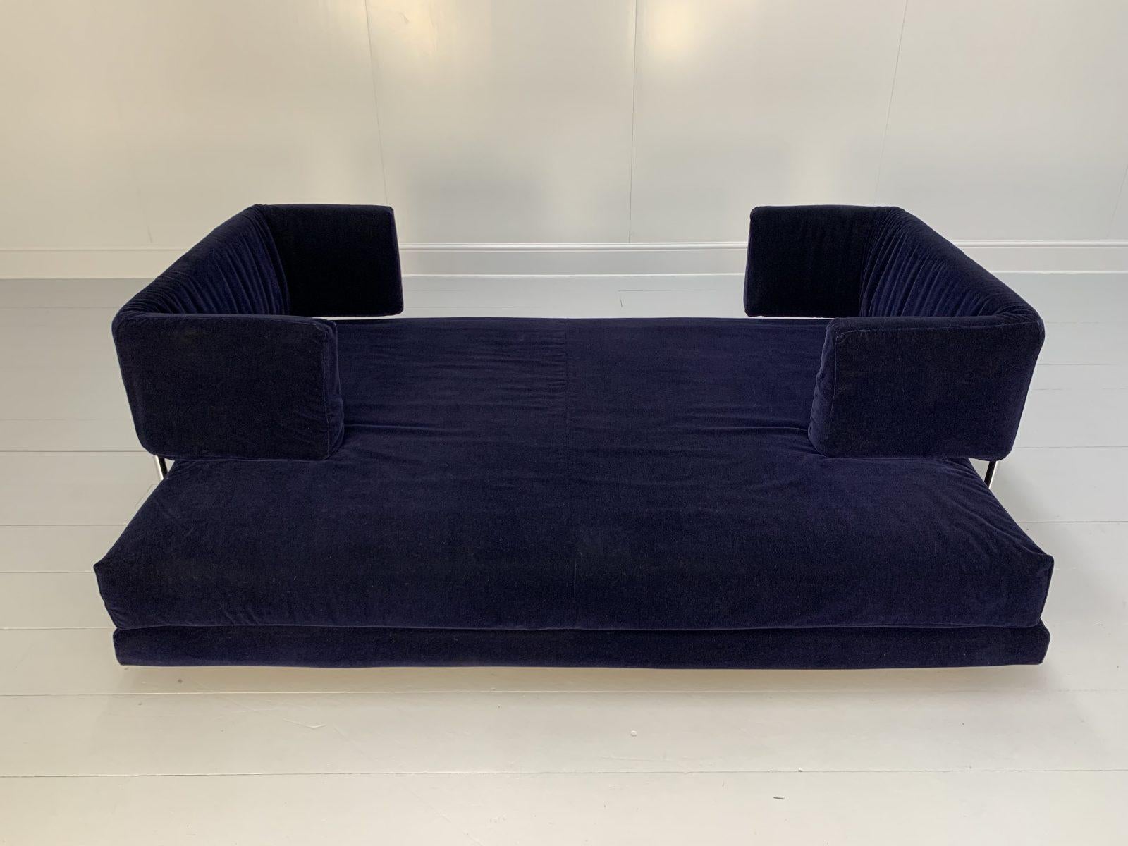 Edra “L’Homme Et La Femme” Daybed Sofa in Navy Blue Mohair Velvet For Sale 5