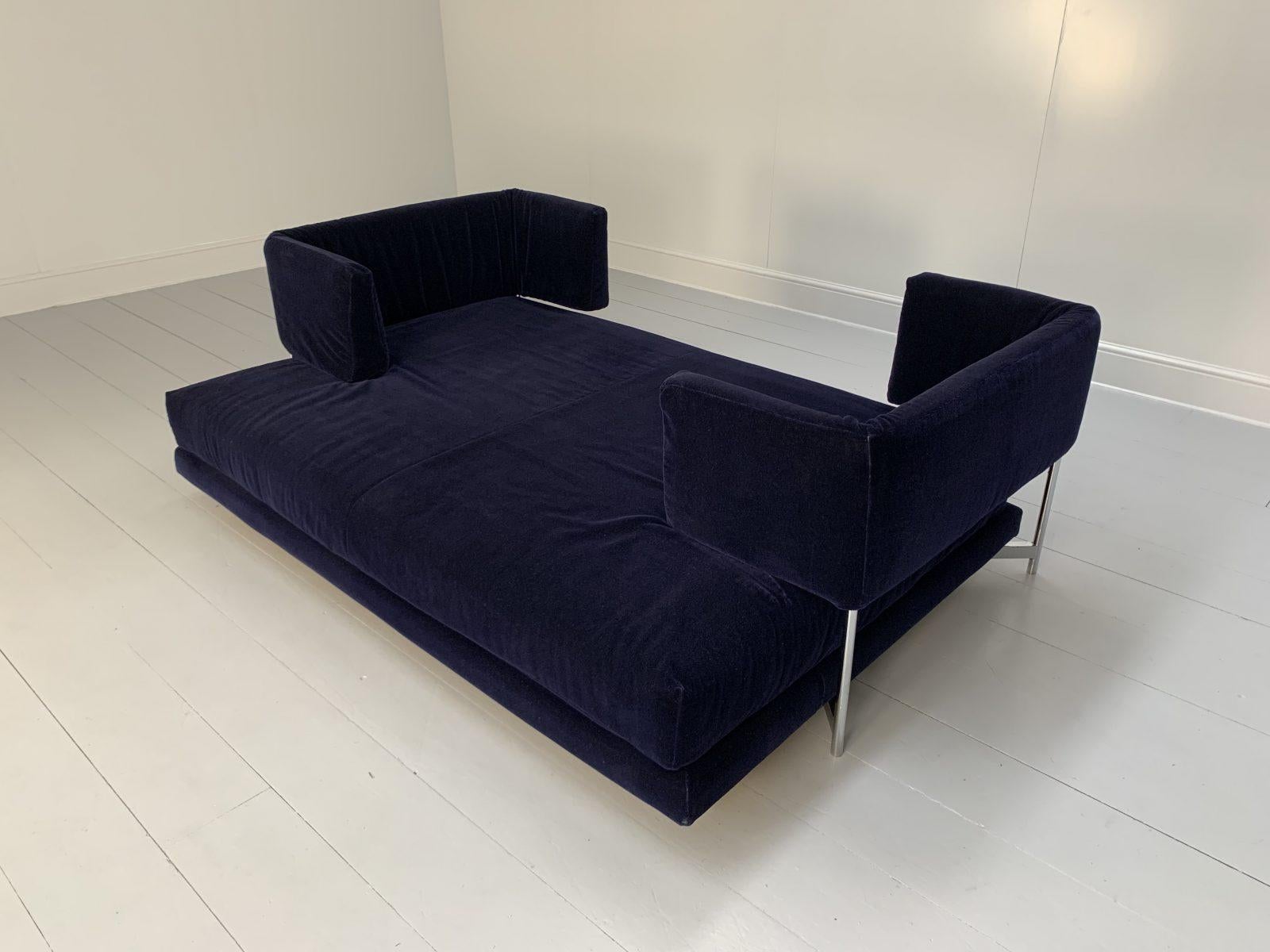Edra “L’Homme Et La Femme” Daybed Sofa in Navy Blue Mohair Velvet For Sale 6