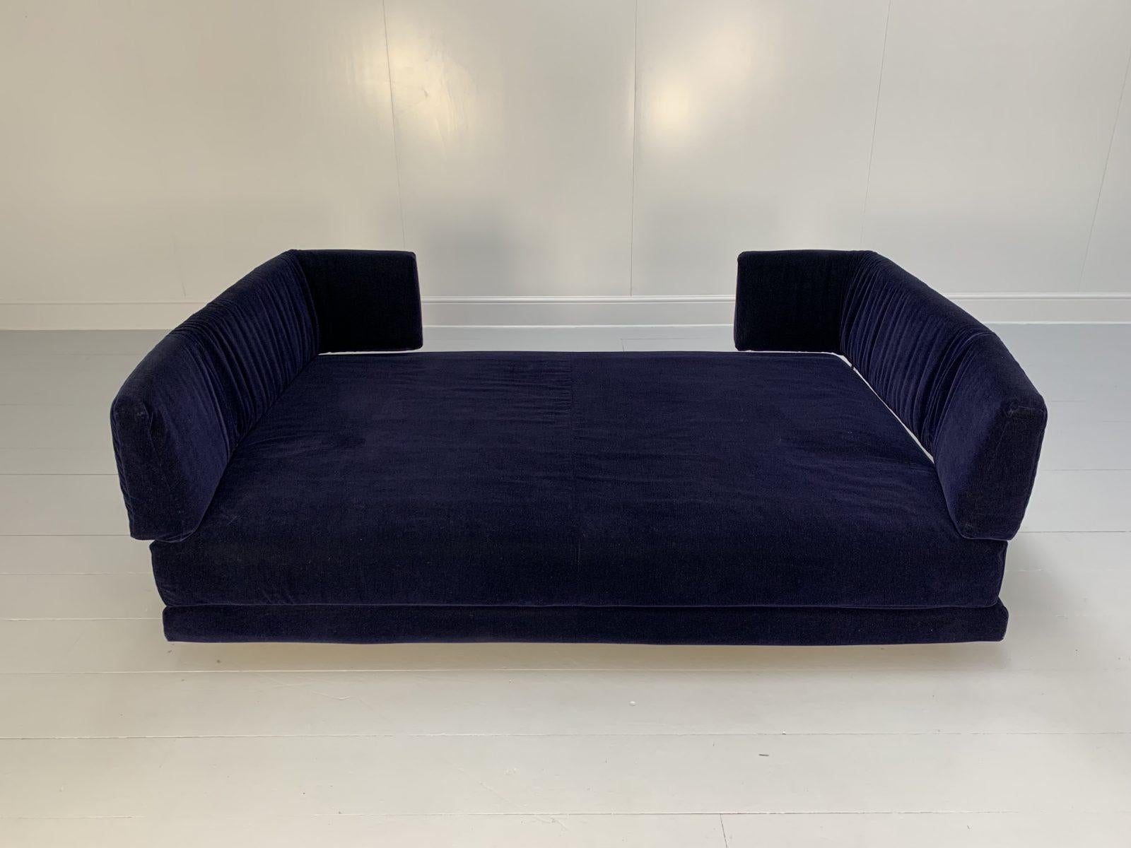 Edra “L’Homme Et La Femme” Daybed Sofa in Navy Blue Mohair Velvet For Sale 3