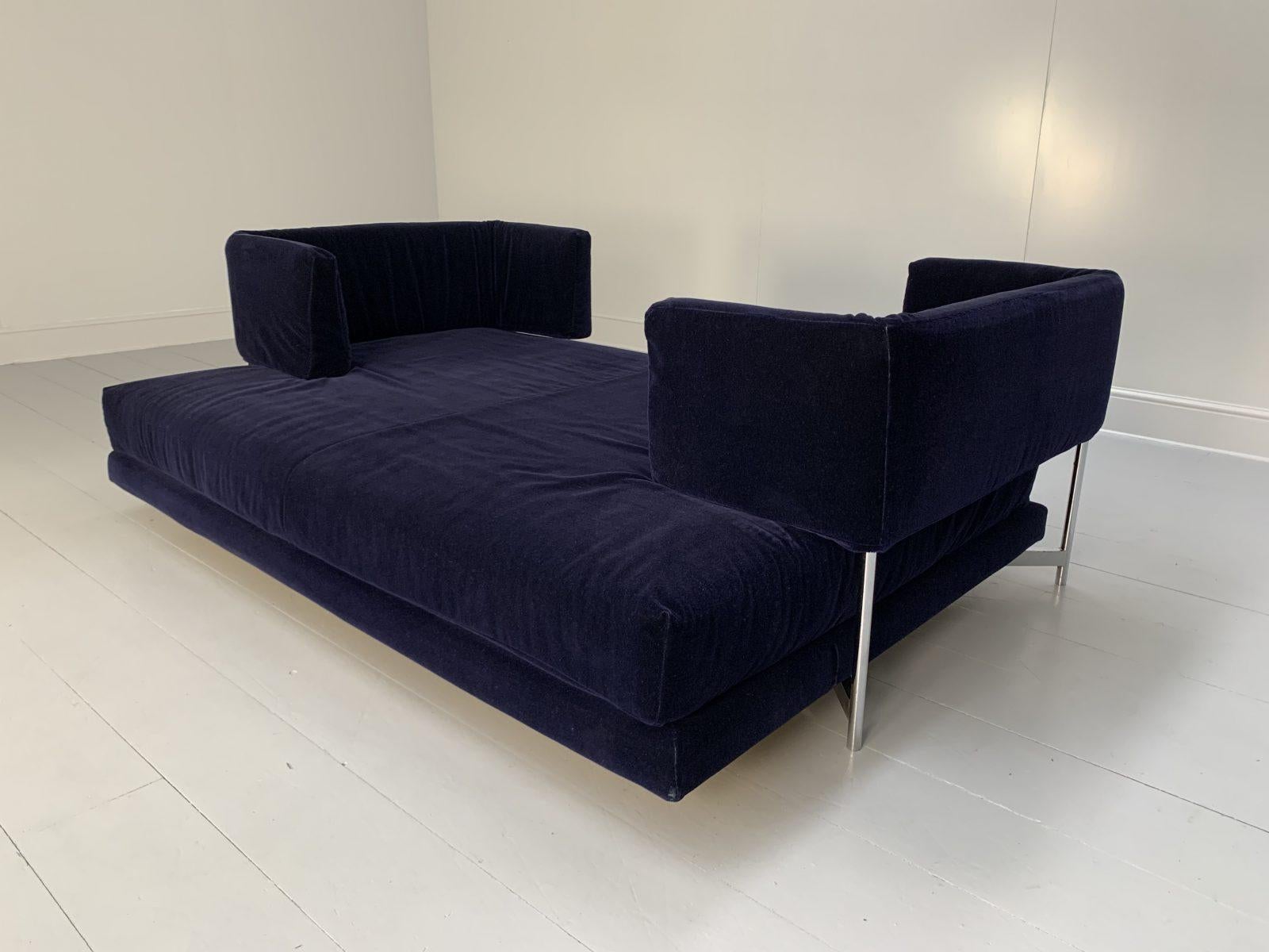 Edra “L’Homme Et La Femme” Daybed Sofa in Navy Blue Mohair Velvet For Sale 4