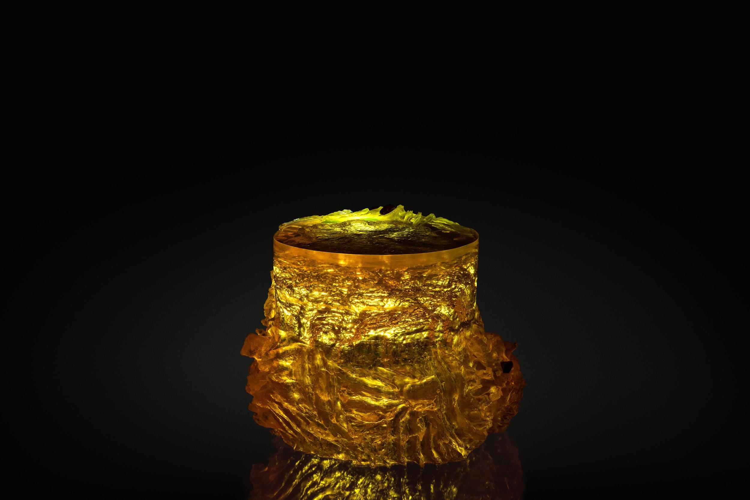 Materiality Vol.2 Beistelltisch / Hocker von Eduard Locota, Acryl-Skulptur aus Harz im Angebot 3