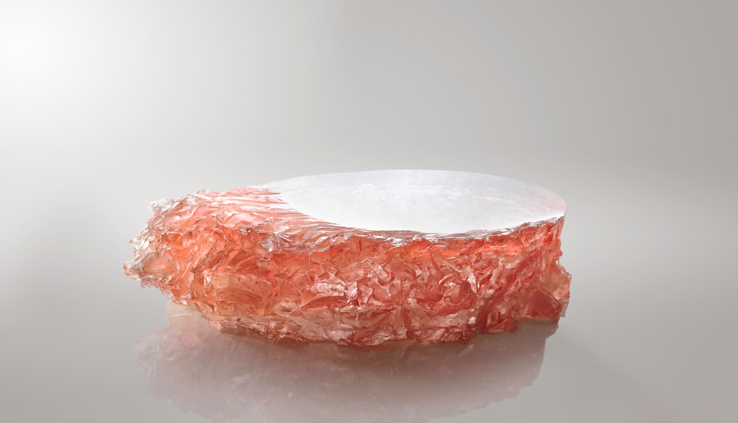 Moulage Materiality Vol. 4 : Table basse d'Eduardo Locota. Sculpture en verre acrylique en vente