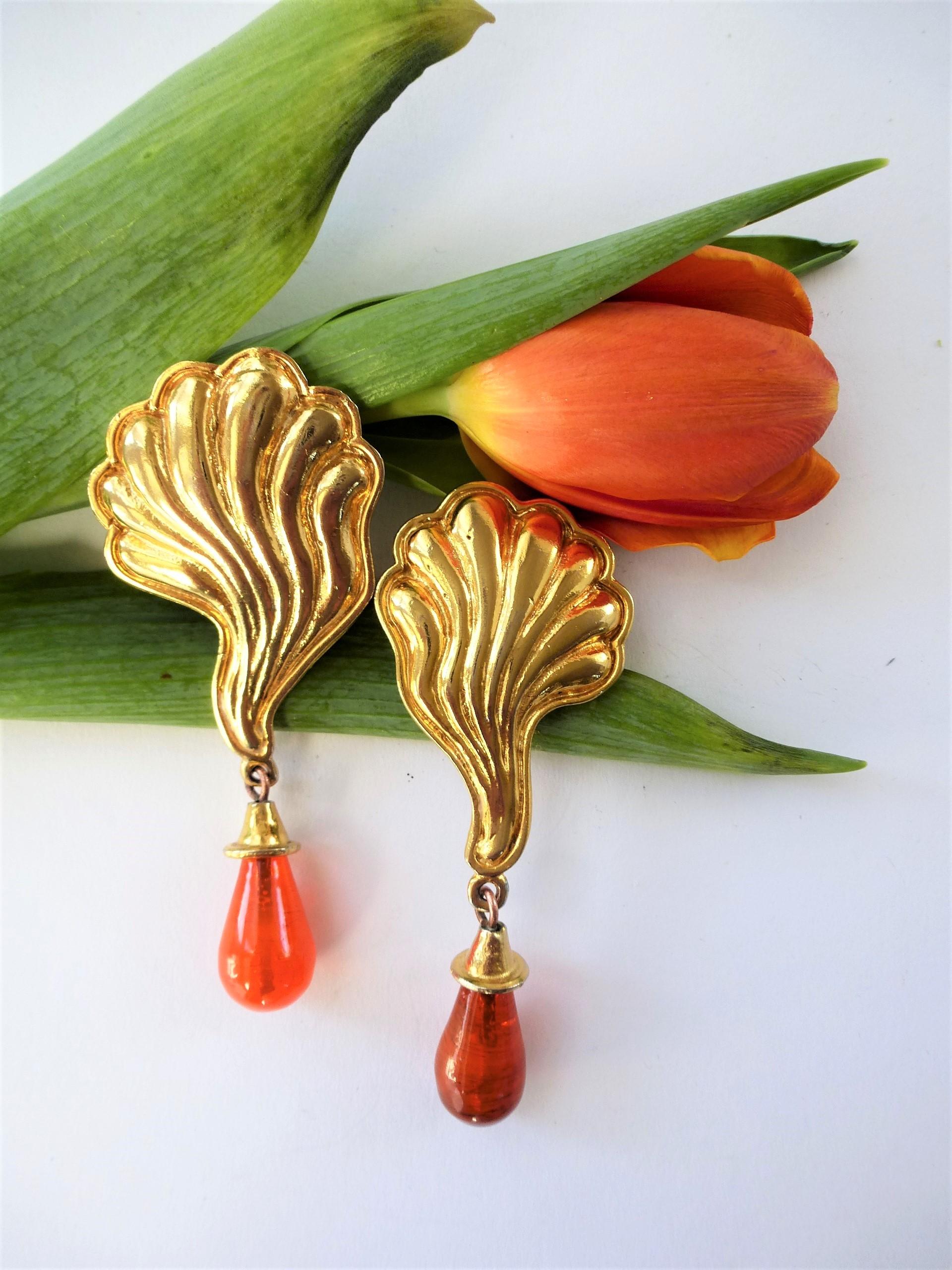 Tumbled EDUARD RAMBAUD PARIS ear clips gold plated about 1980/90 For Sale