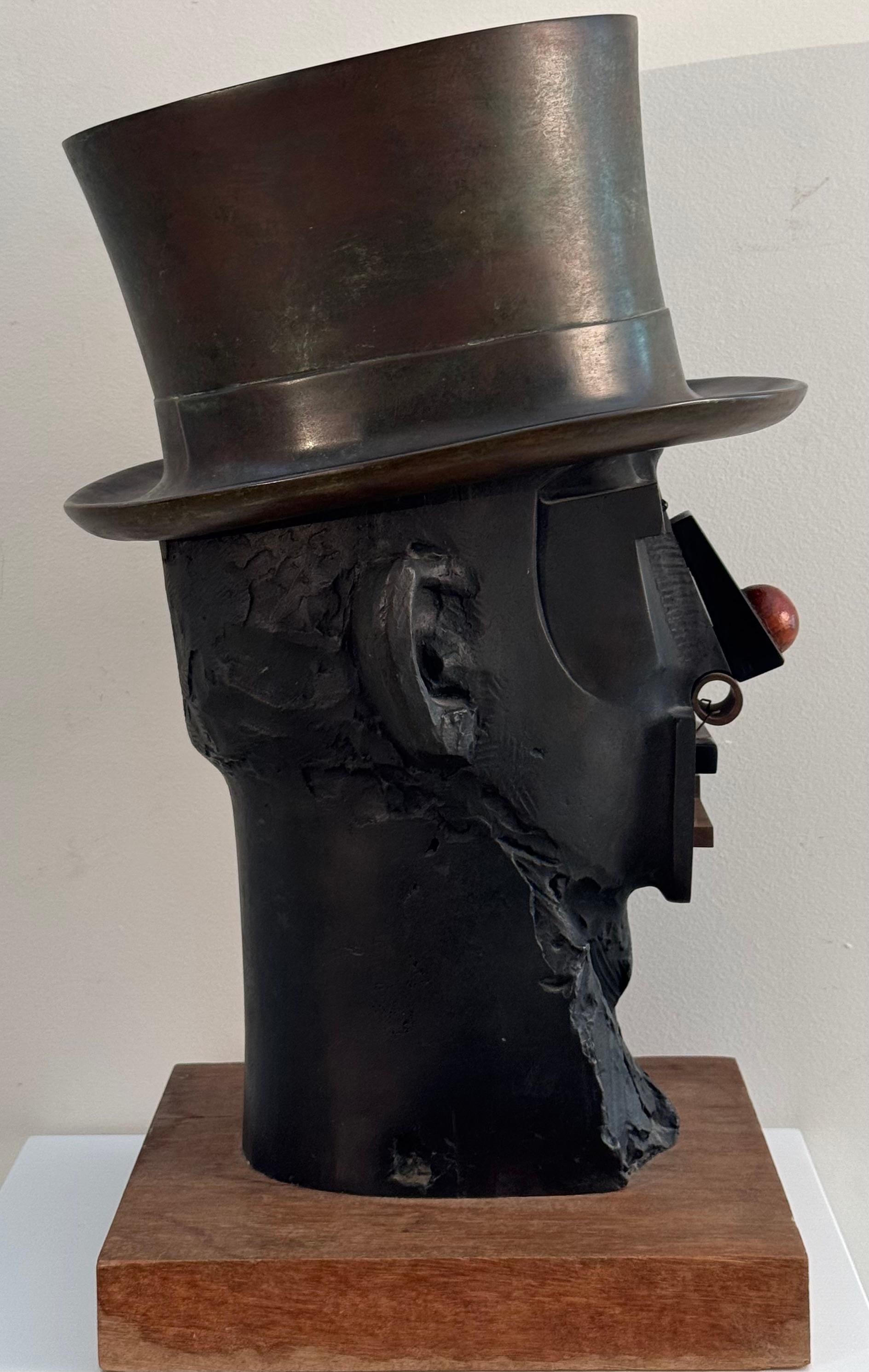 Ramoneur IV - Figurative Sculpture Oro de Eduardo Arroyo