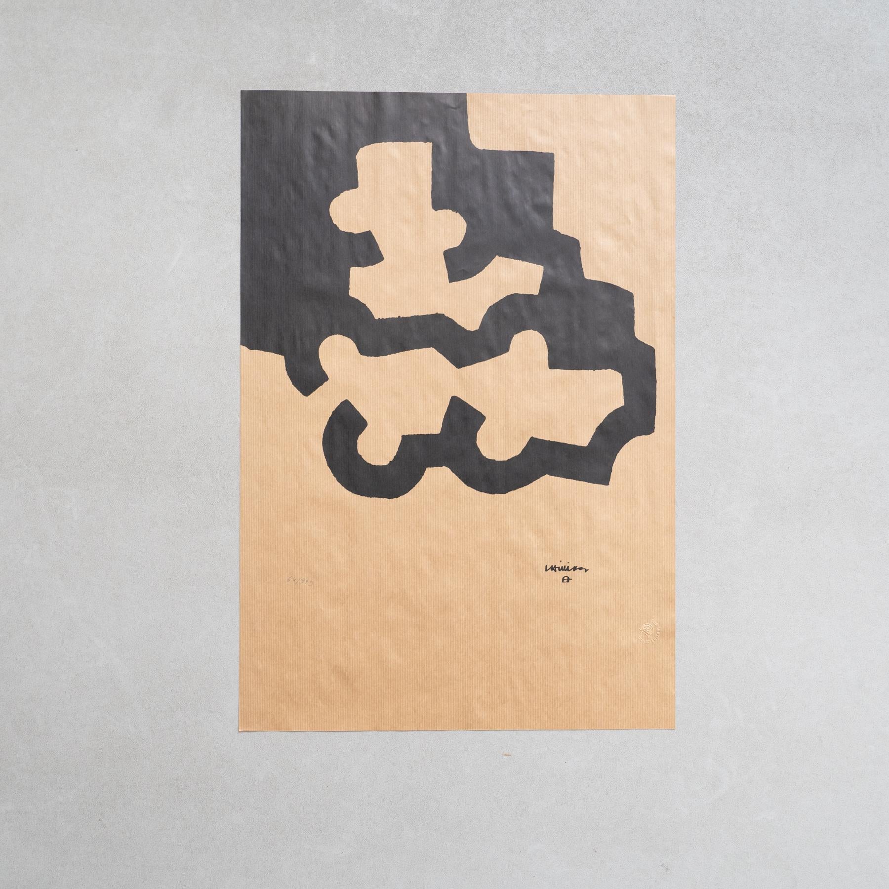 Huella de Eduardo Chillida.
España, hacia 1990.

Introduce un toque de arte español moderno en tu espacio con este llamativo grabado de Eduardo Chillida, de alrededor de 1990. El estilo audaz y abstracto del renombrado artista y su magistral uso de
