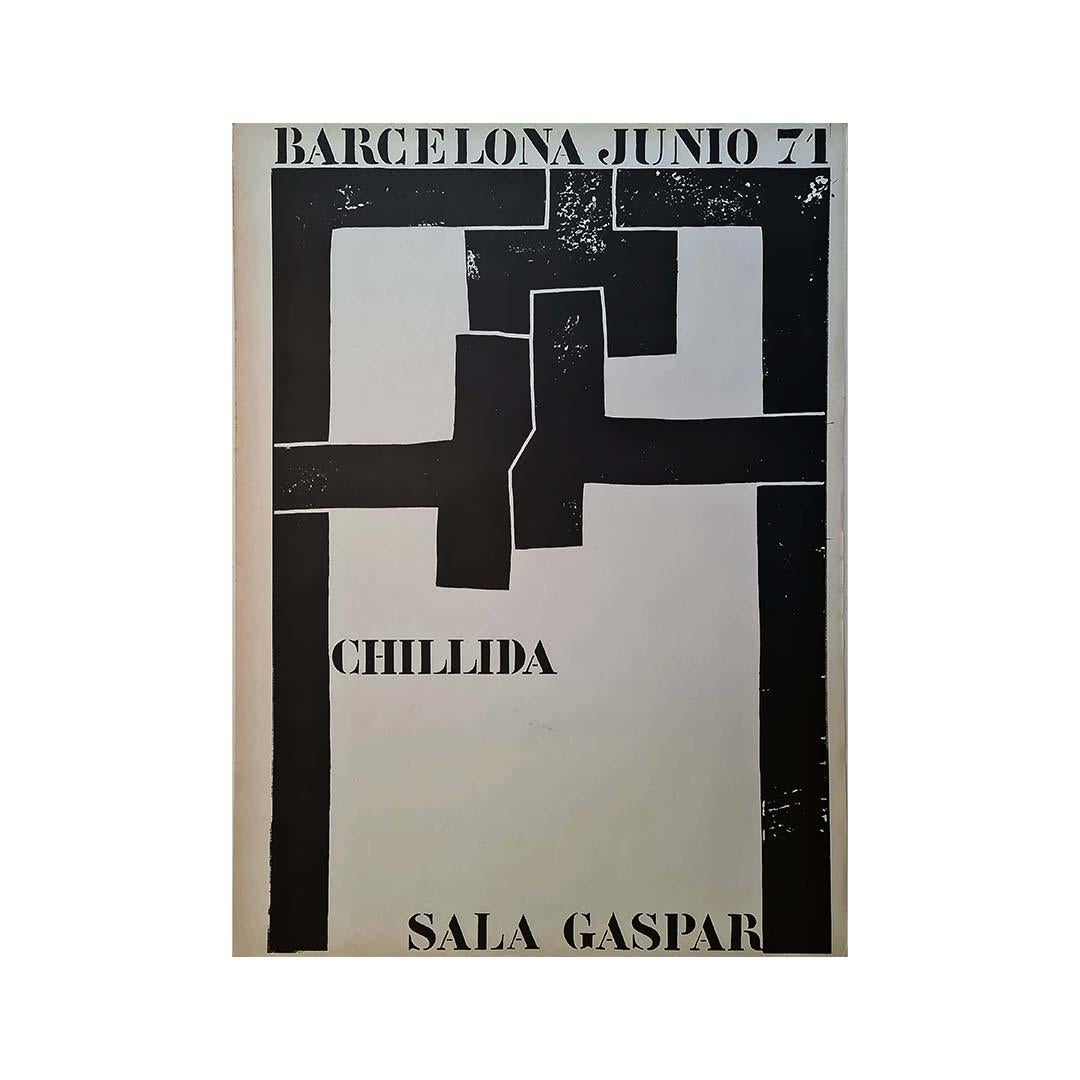 Belle affiche d'une exposition d'Eduardo Chillida Juantegui (1924 - 2002) qui était un sculpteur basque espagnol remarquable pour ses œuvres abstraites monumentales. Cette exposition a eu lieu en 1971 à la Sala Gaspar.
La Sala Gaspar était une