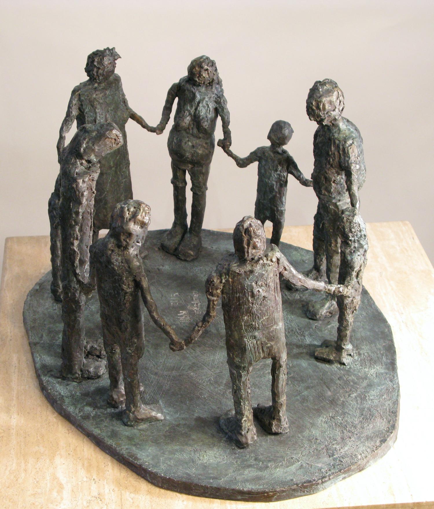 Circle of Friends Generations, bronze sculpture family friends - Sculpture by Eduardo Oropeza