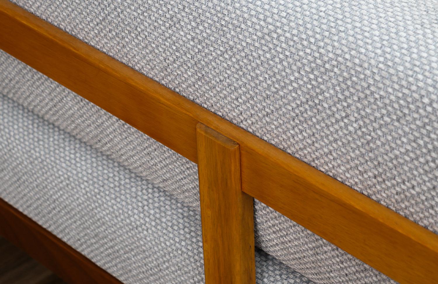 Expertly Restored - Edvard Kindt-Larsen Teak Daybed Sofa for Gustav Bahus For Sale 3