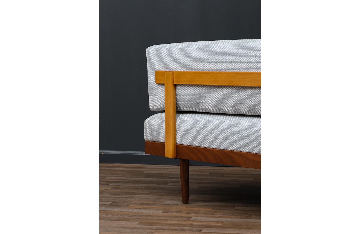 Expertly Restored - Edvard Kindt-Larsen Teak Daybed Sofa for Gustav Bahus In Excellent Condition For Sale In Los Angeles, CA