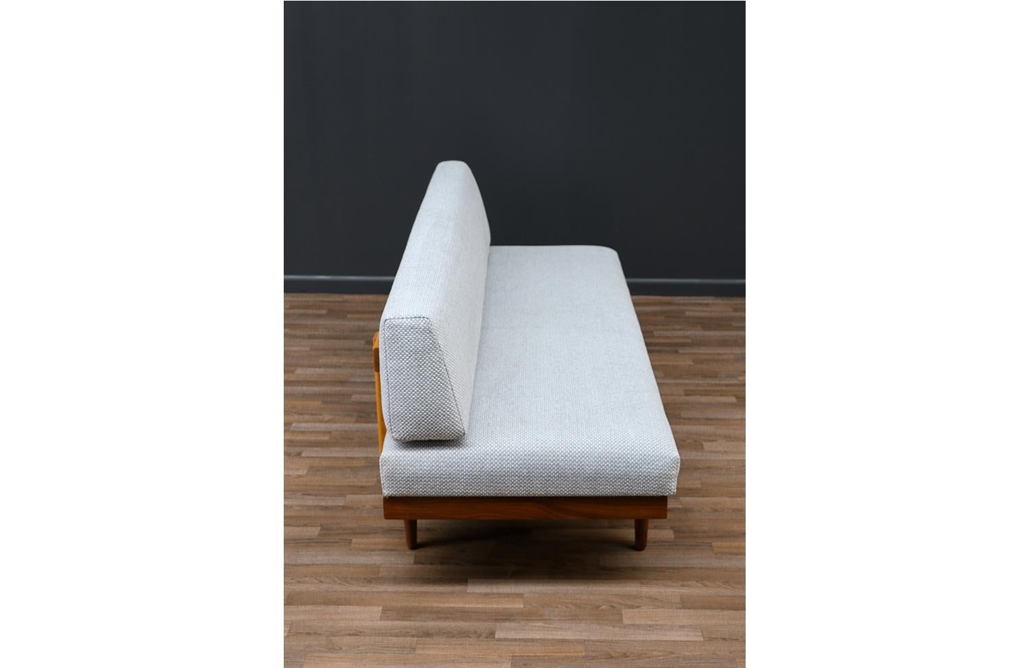 Expertly Restored - Edvard Kindt-Larsen Teak Daybed Sofa for Gustav Bahus For Sale 1