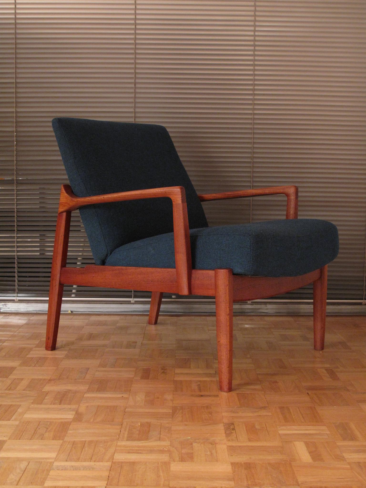 A very hard to find and very sculptural lounge chair from husband & wife designers Tove & Edvard Kindt-Larsen. The Kindt-Larsens specialised in furniture design but they were also active in other disciplines such as architecture, silverware and