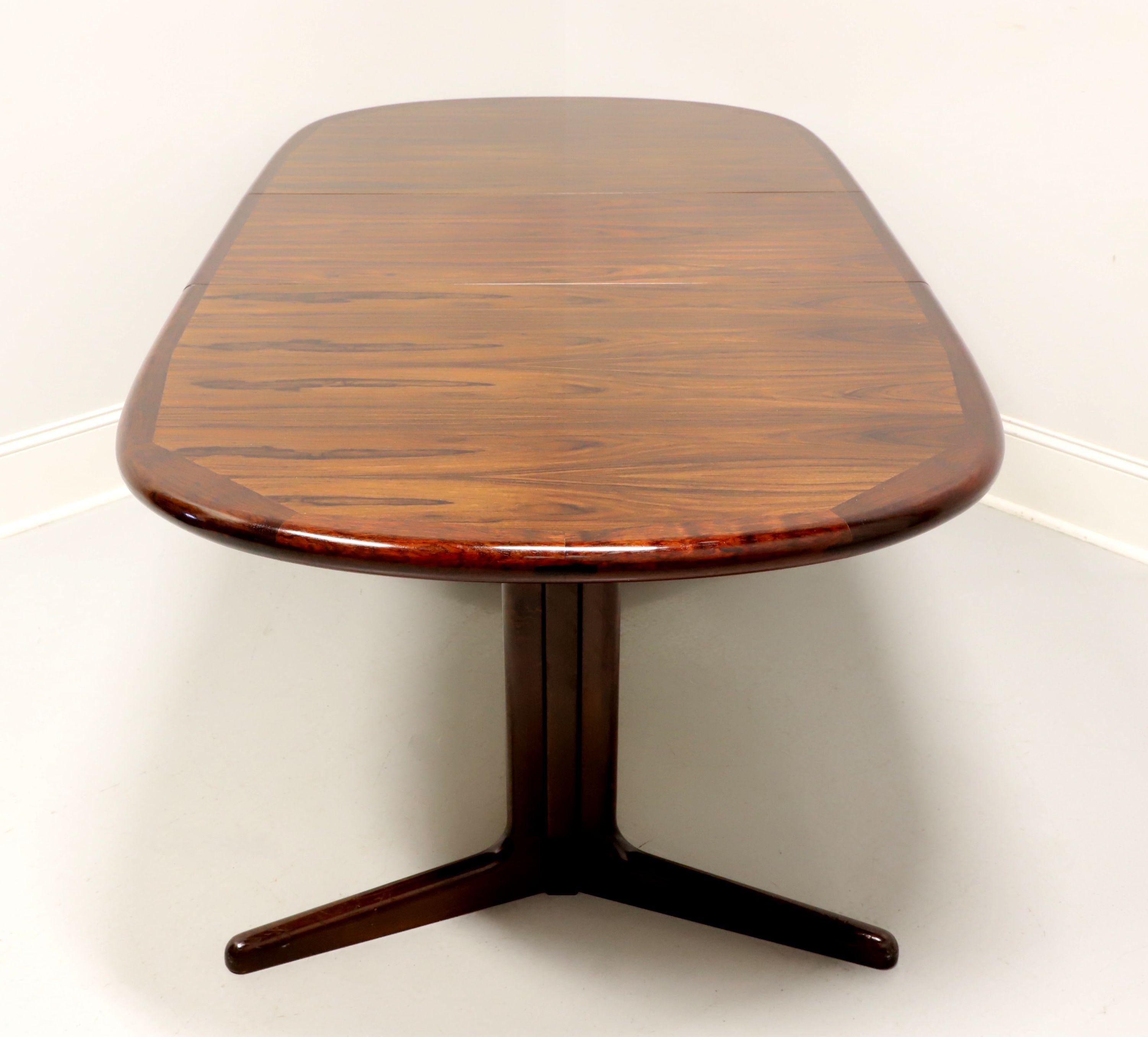 EDVARD VALENTINSEN Mid 20th Century Rosewood Danish Modern Dining Table In Good Condition In Charlotte, NC