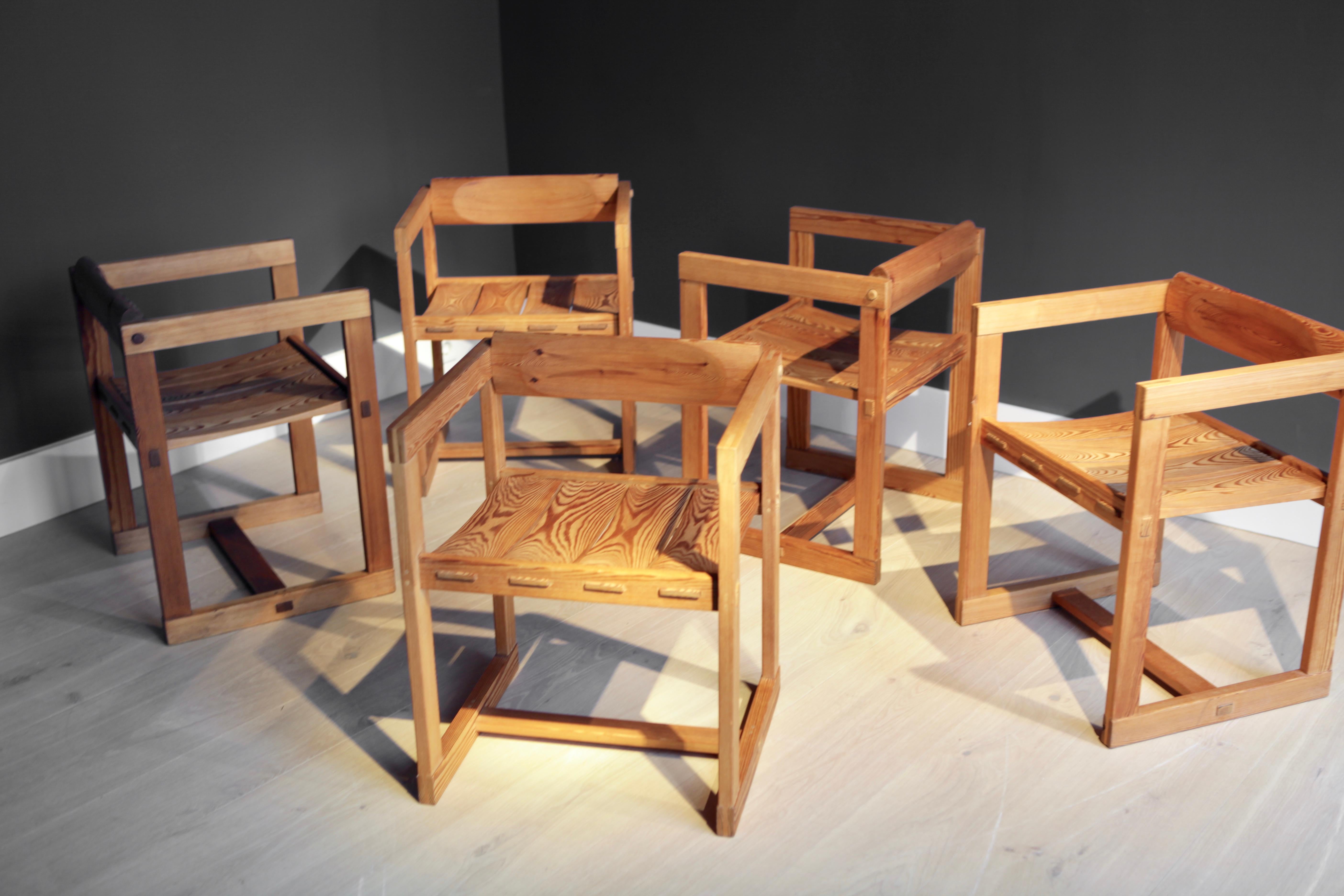 Scandinave moderne Edvin Helseth, ensemble de 5 fauteuils en bois de pin, Norvège, années 1960 en vente