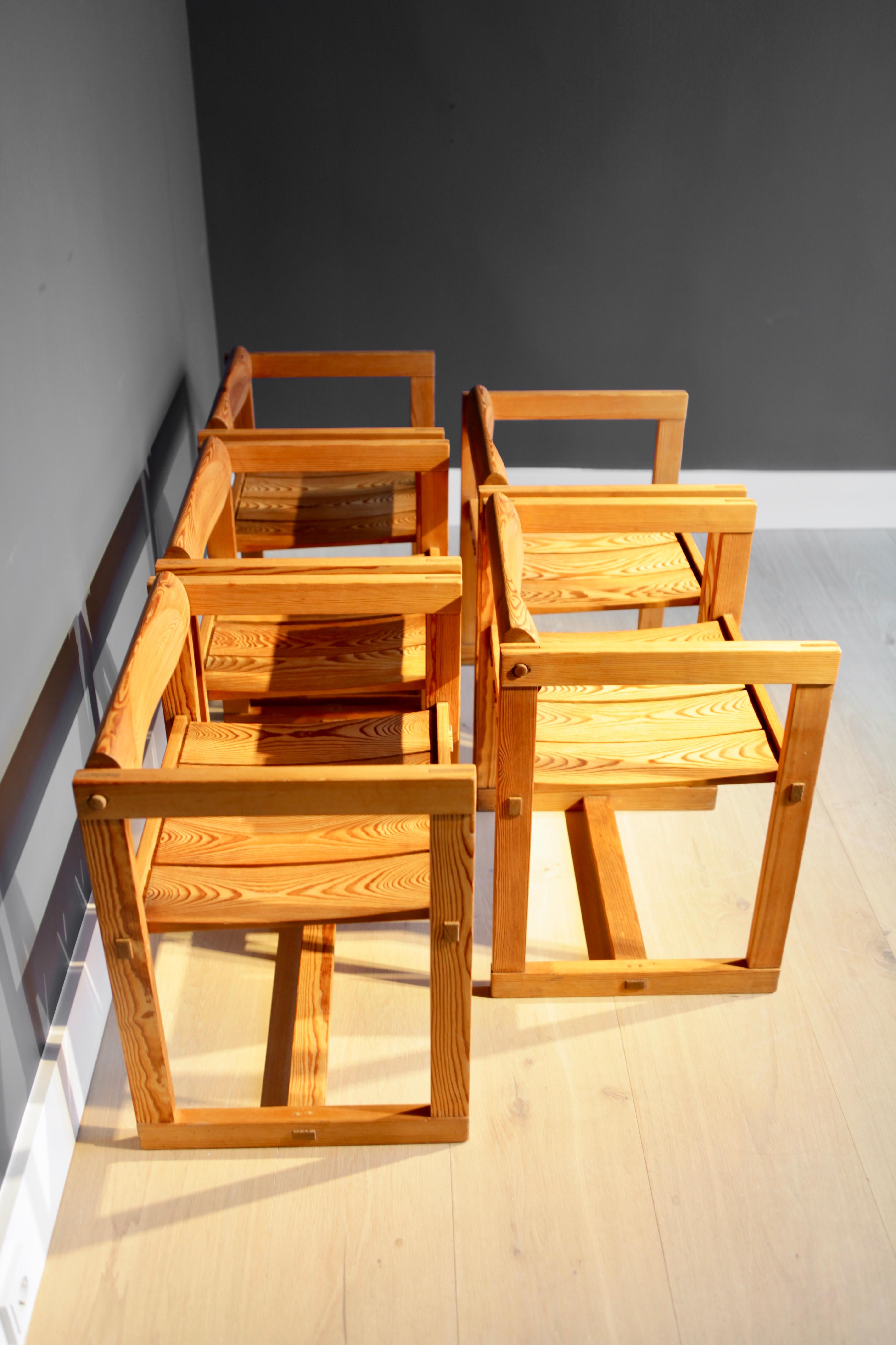 Edvin Helseth, ensemble de 5 fauteuils en bois de pin, Norvège, années 1960 Bon état - En vente à Berlin, DE