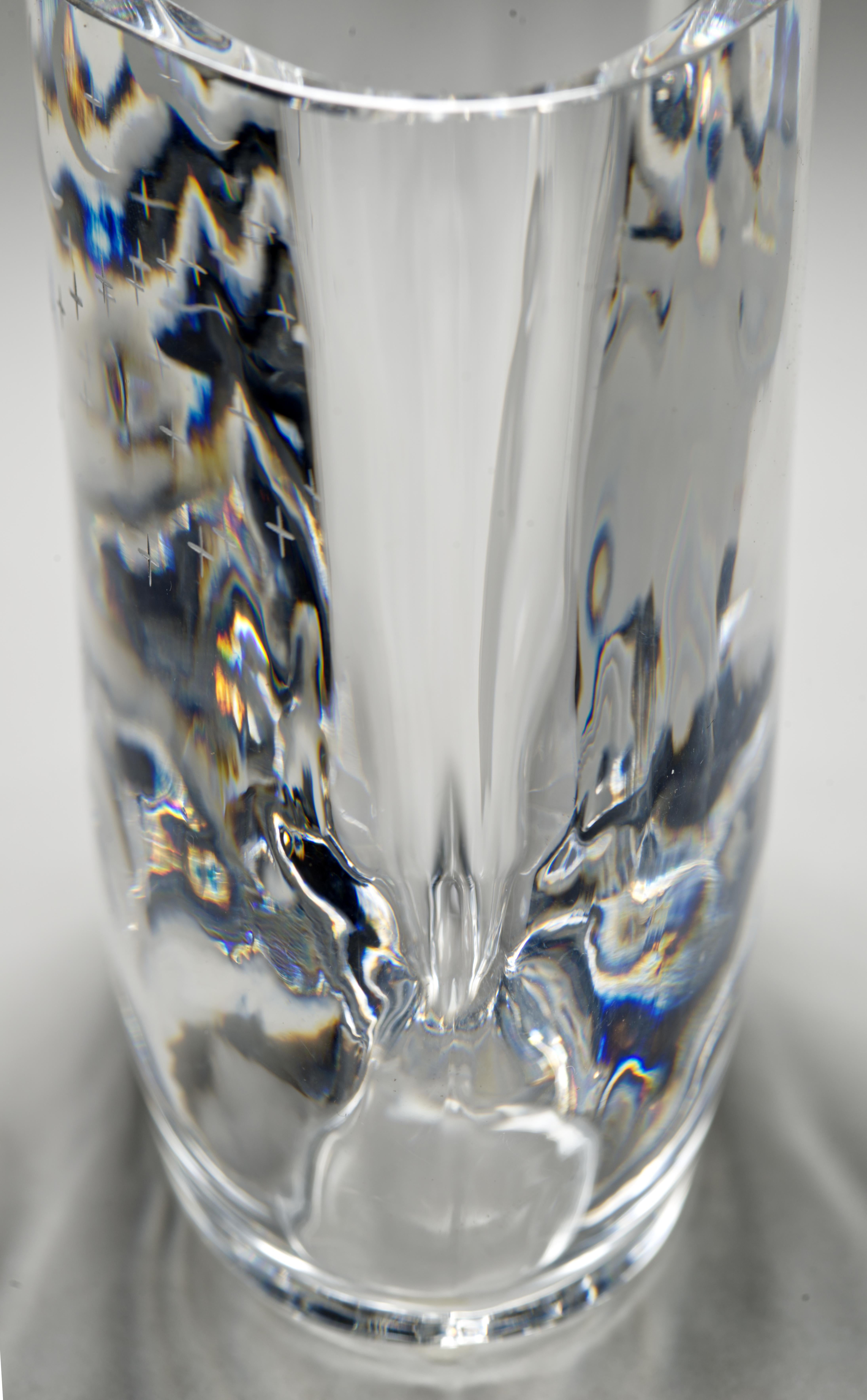 Svedese Edvin Öhrström per Orrefors Vaso di cristallo inciso, 1942 The Scandinavian Modern in vendita