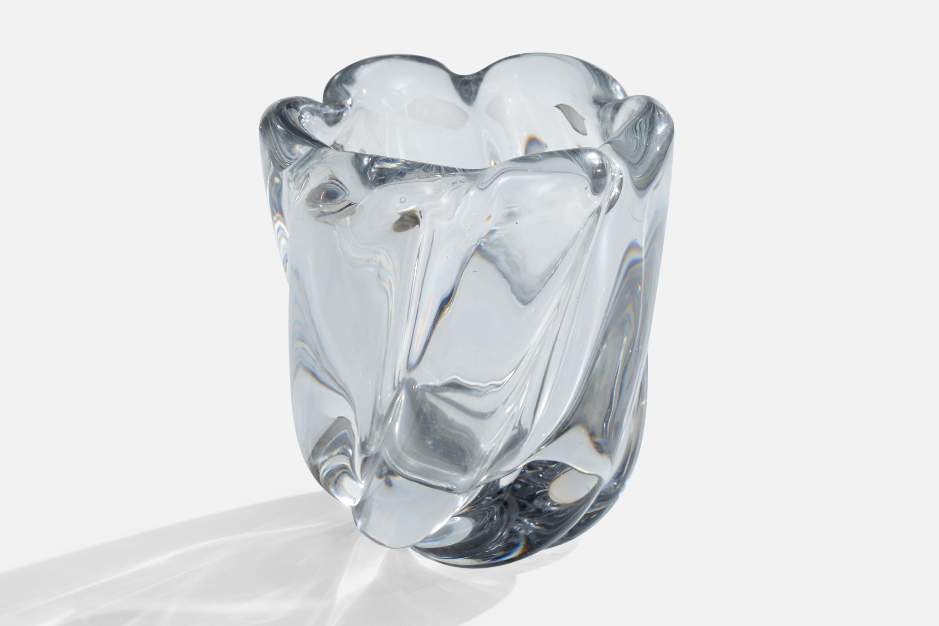 Vase aus geblasenem Glas, entworfen von Edvin Öhrström, hergestellt von Orrefors, Schweden, um 1940.