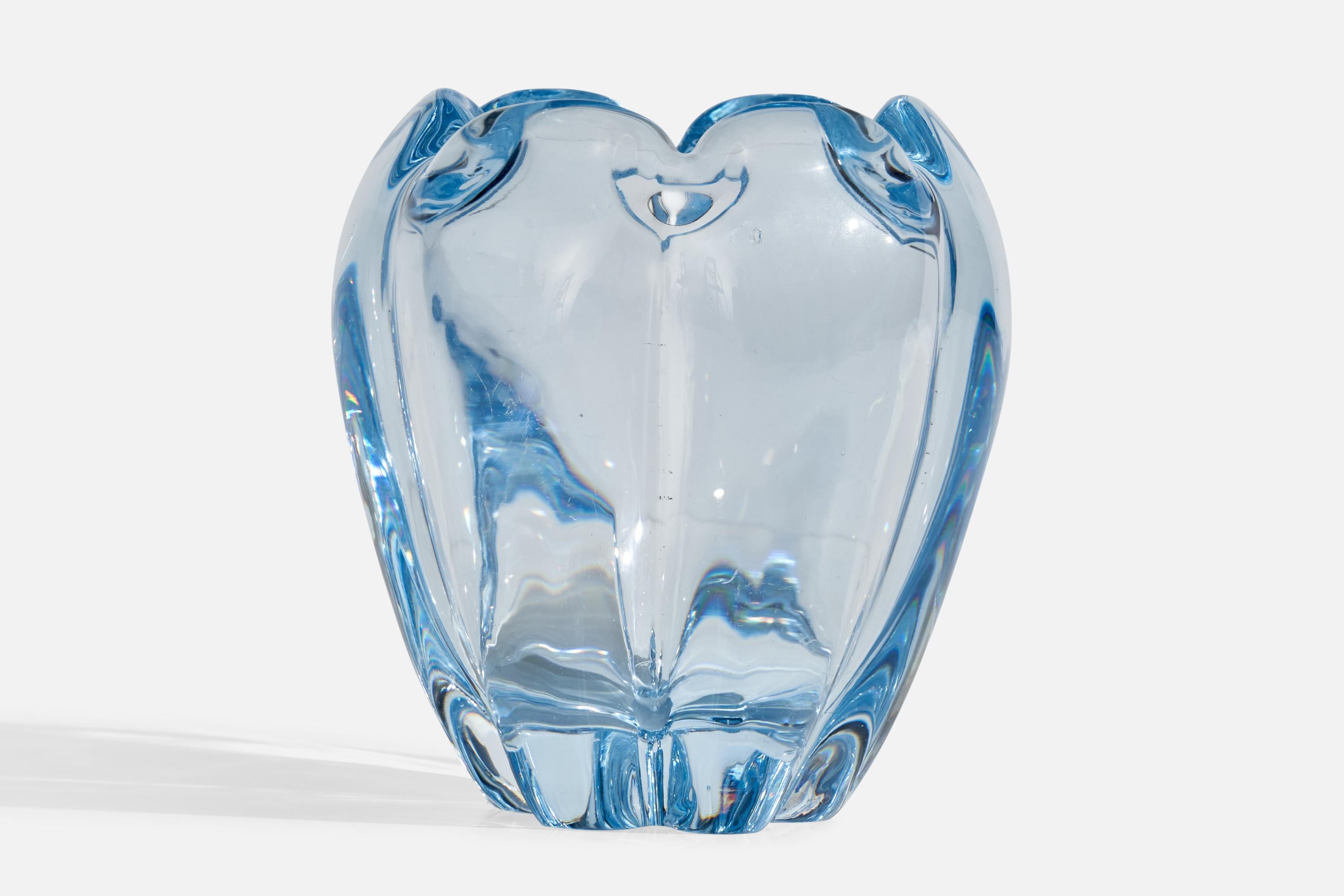 Edvin Öhrström, Vase, Glass, Sweden, 1940s In Good Condition For Sale In High Point, NC