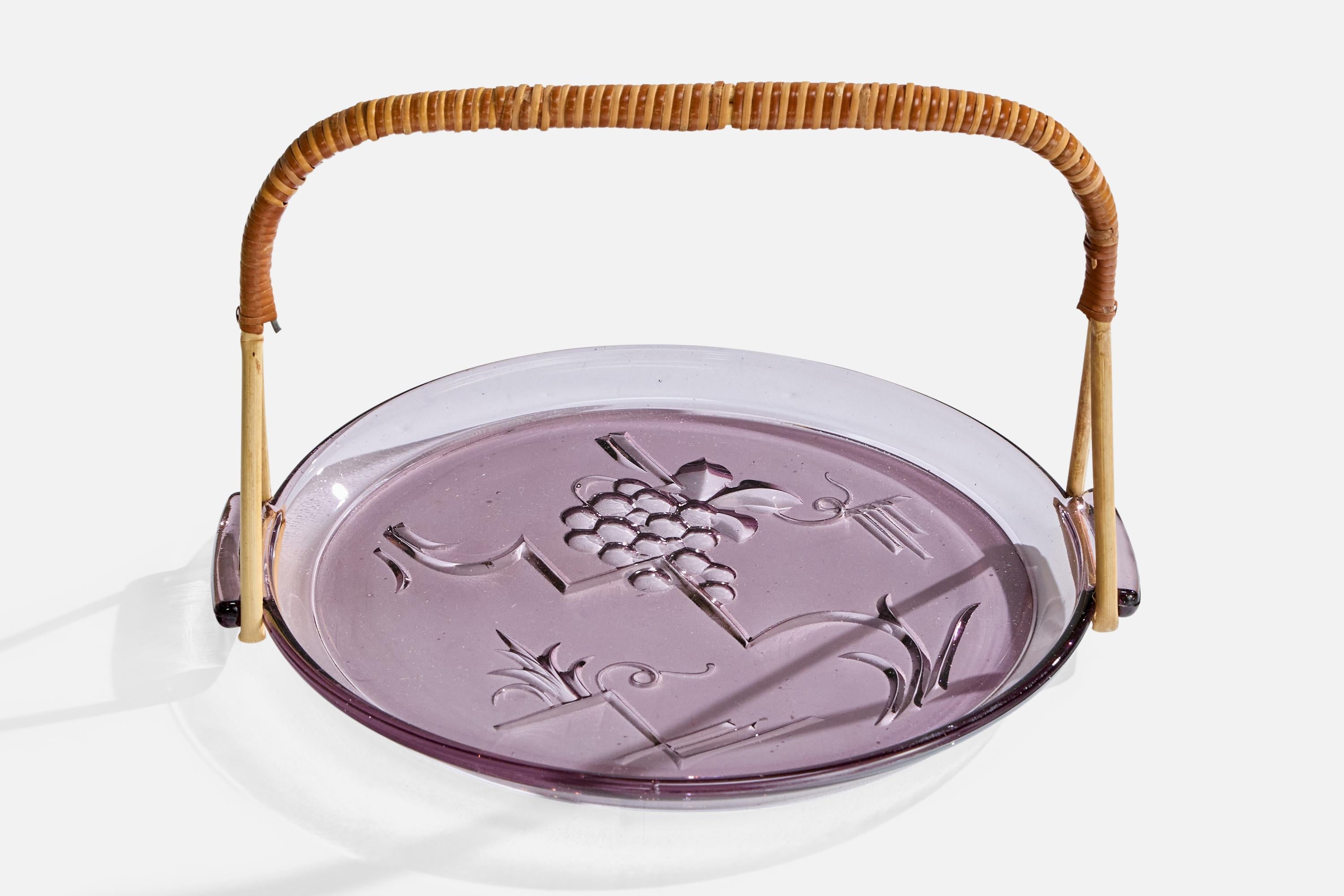 Suédois Edvin Ollers Attribution, plat de service, verre, rotin Suède, années 1920 en vente