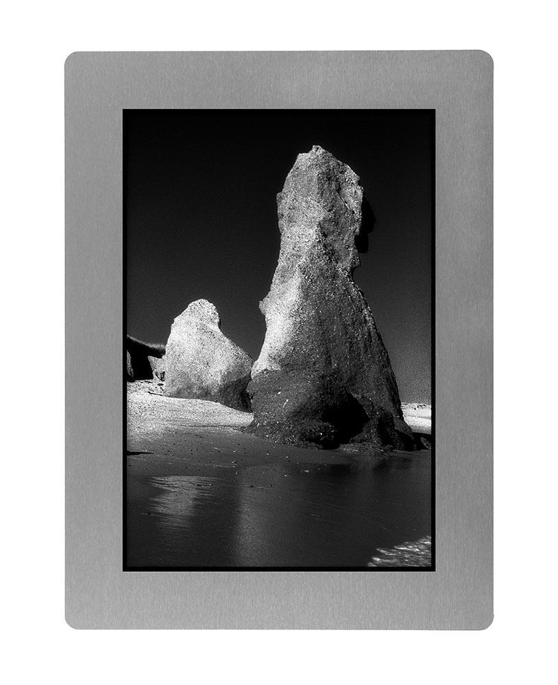 Lucy Vincent Beach I &amp; II Diptyque, Chilmark, MA - Impression pigmentaire contemporaine - Photograph de Edward Alfano